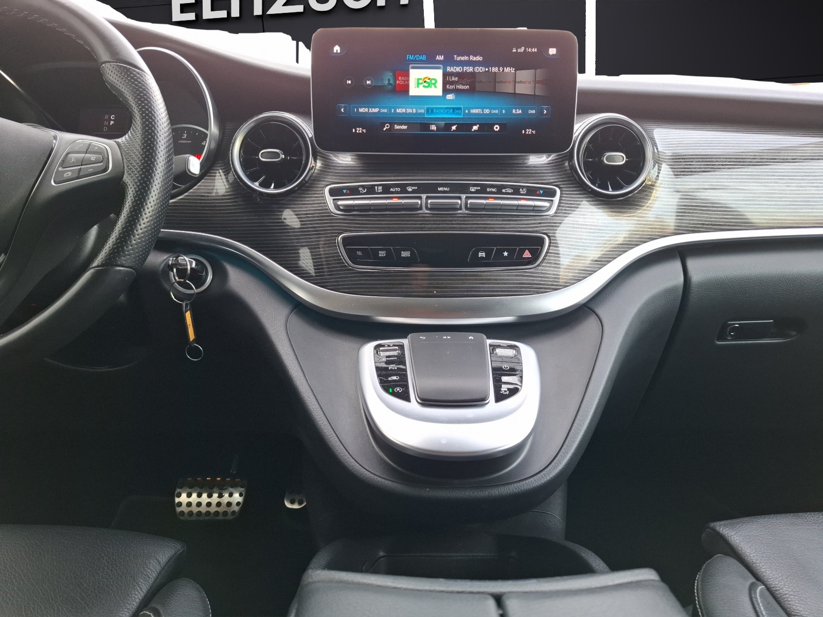 Fahrzeugabbildung Mercedes-Benz V 300 d AMG-Line 4Matic lang AHK 7-Si LED Navi 360°