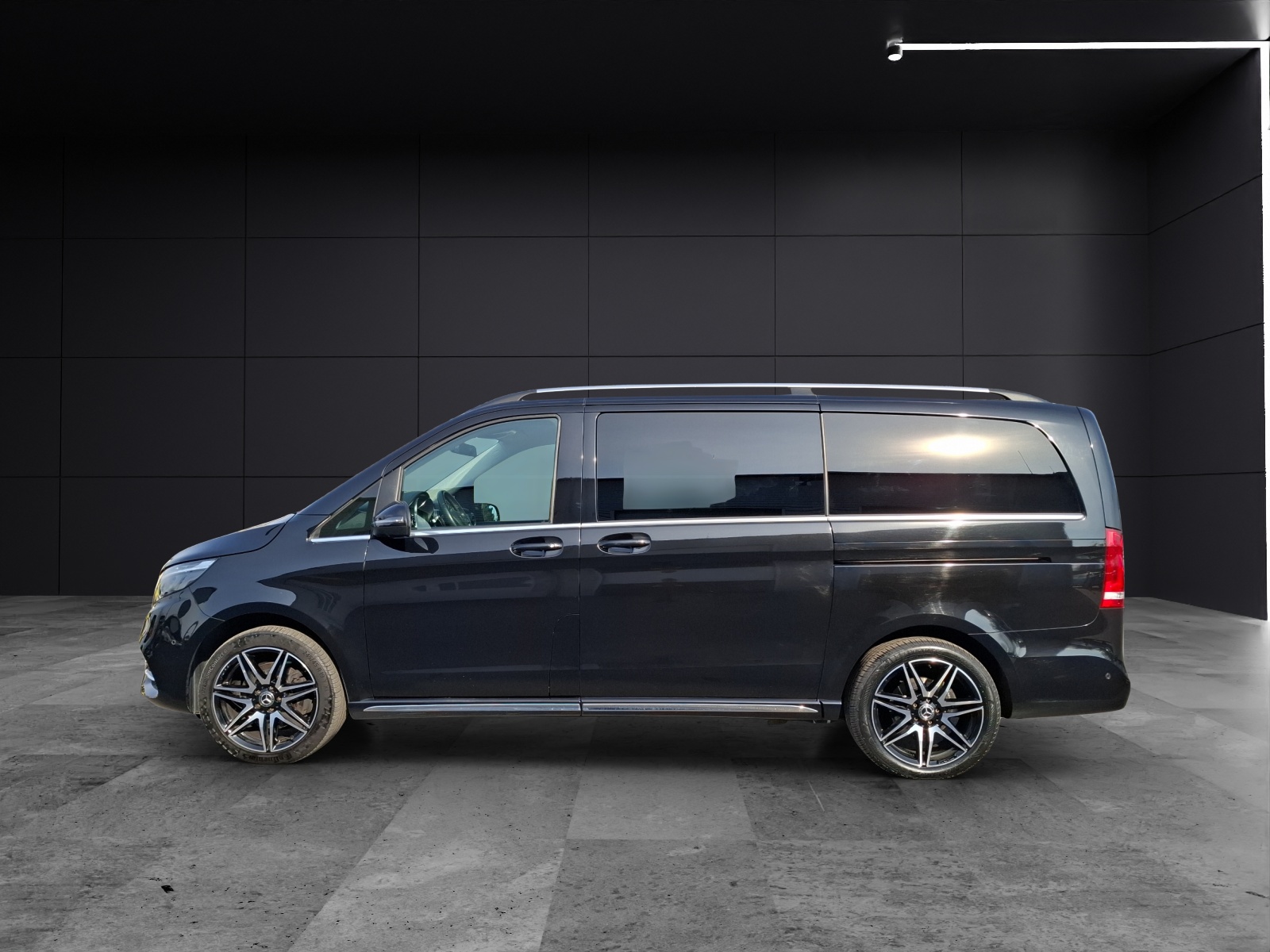 Fahrzeugabbildung Mercedes-Benz V 300 d AMG-Line 4Matic lang AHK 7-Si LED Navi 360°