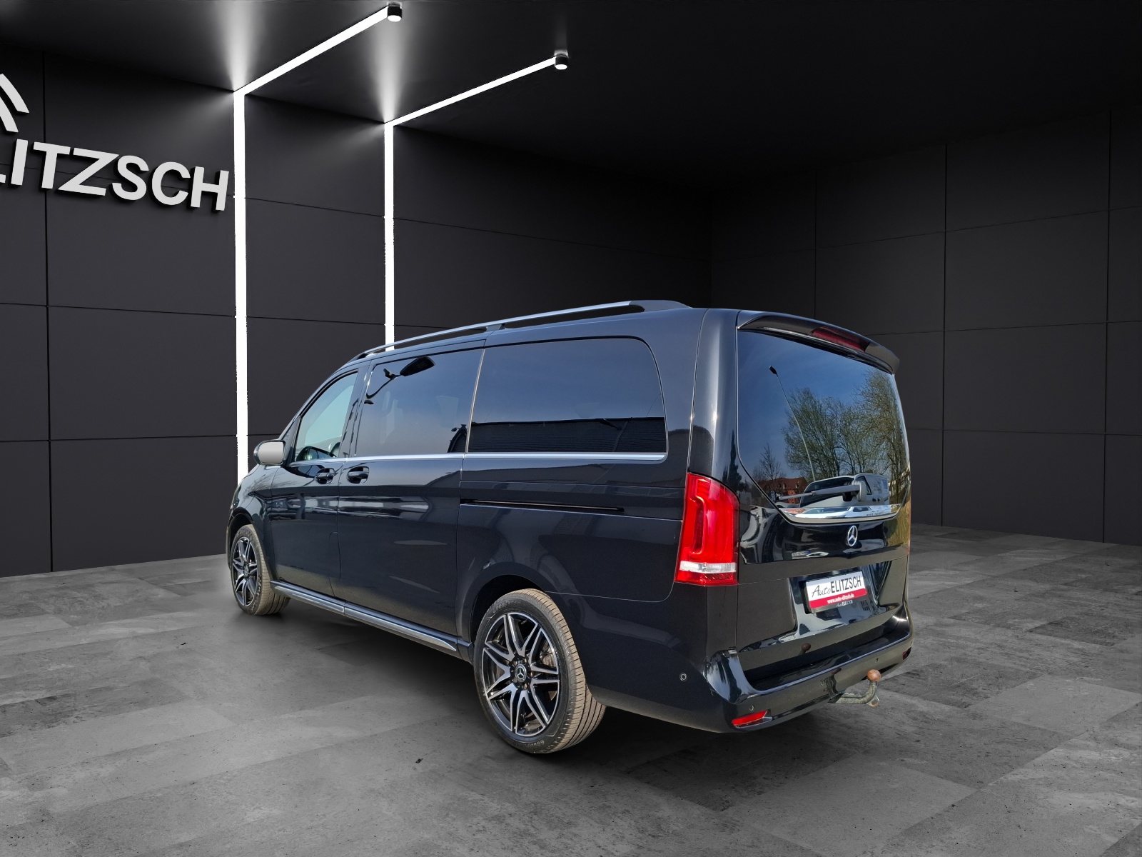 Fahrzeugabbildung Mercedes-Benz V 300 d AMG-Line 4Matic lang AHK 7-Si LED Navi 360°