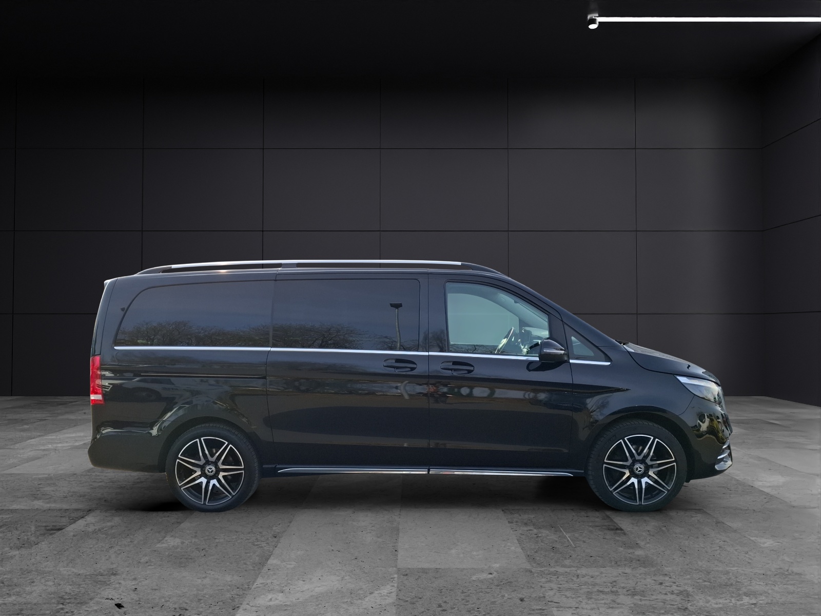 Fahrzeugabbildung Mercedes-Benz V 300 d AMG-Line 4Matic lang AHK 7-Si LED Navi 360°