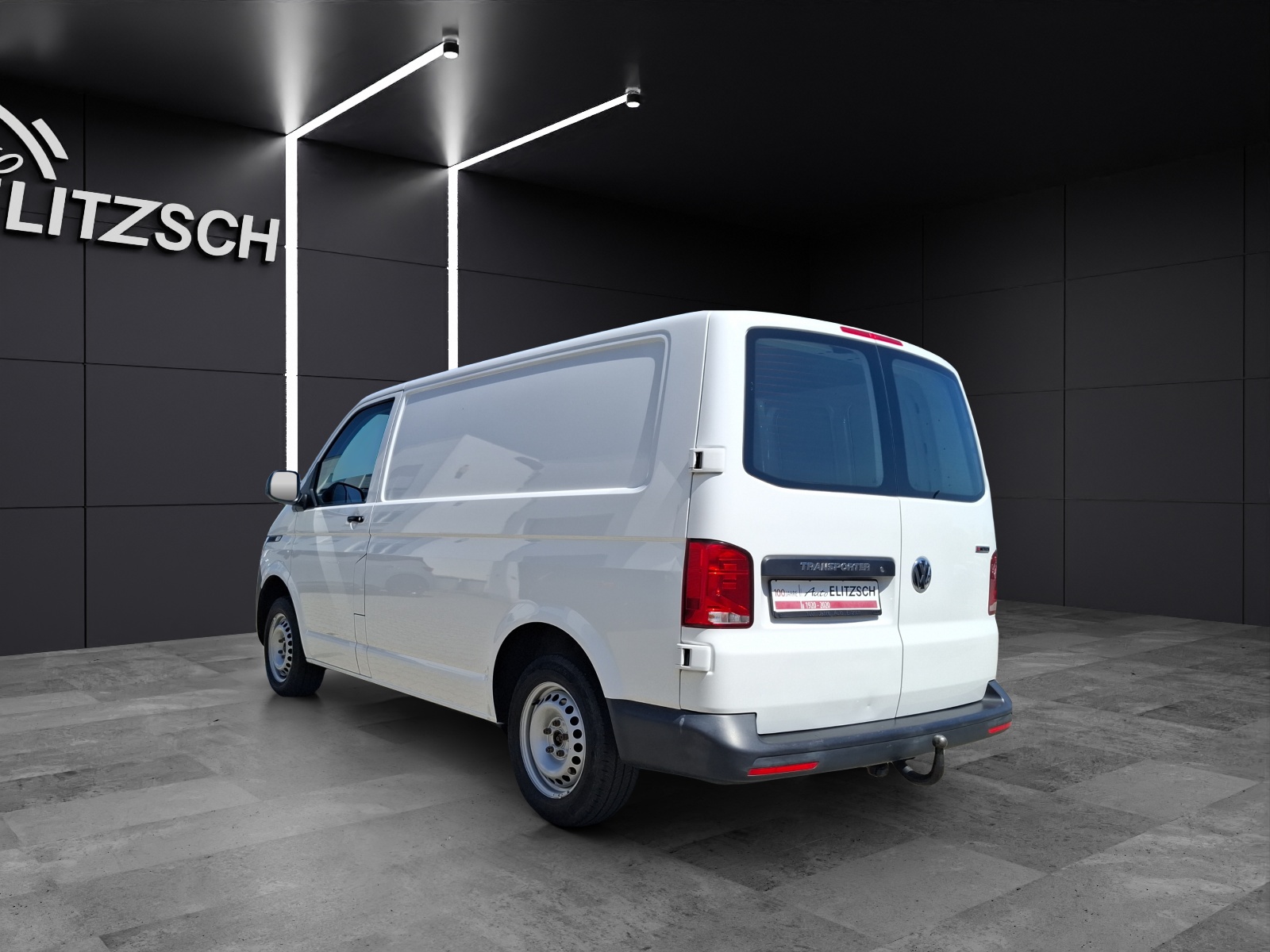 Fahrzeugabbildung Volkswagen T6 Transporter T6.1 TDI Kasten 4M AHK Klima Holzboden Trennwand AHK Klima