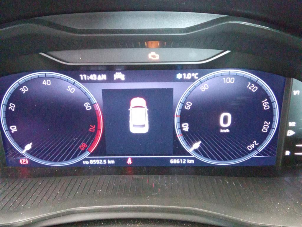 Fahrzeugabbildung SKODA Kamiq TSI Clever LED Navi VC GRA PDC SH LM