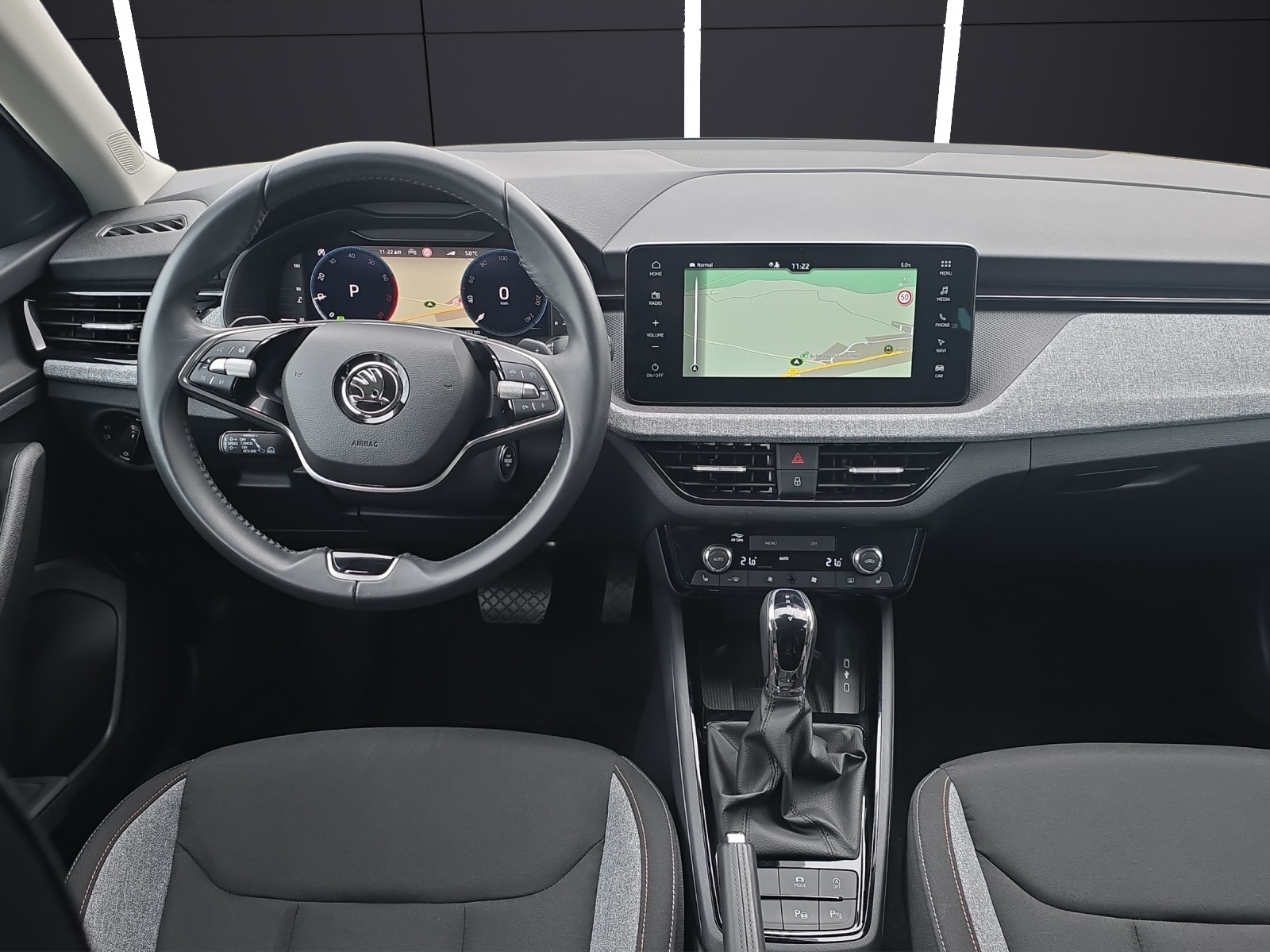 Fahrzeugabbildung SKODA Scala Drive 1.0 TSI DSG ACC Matrix LED RFK Keyless Climatronic