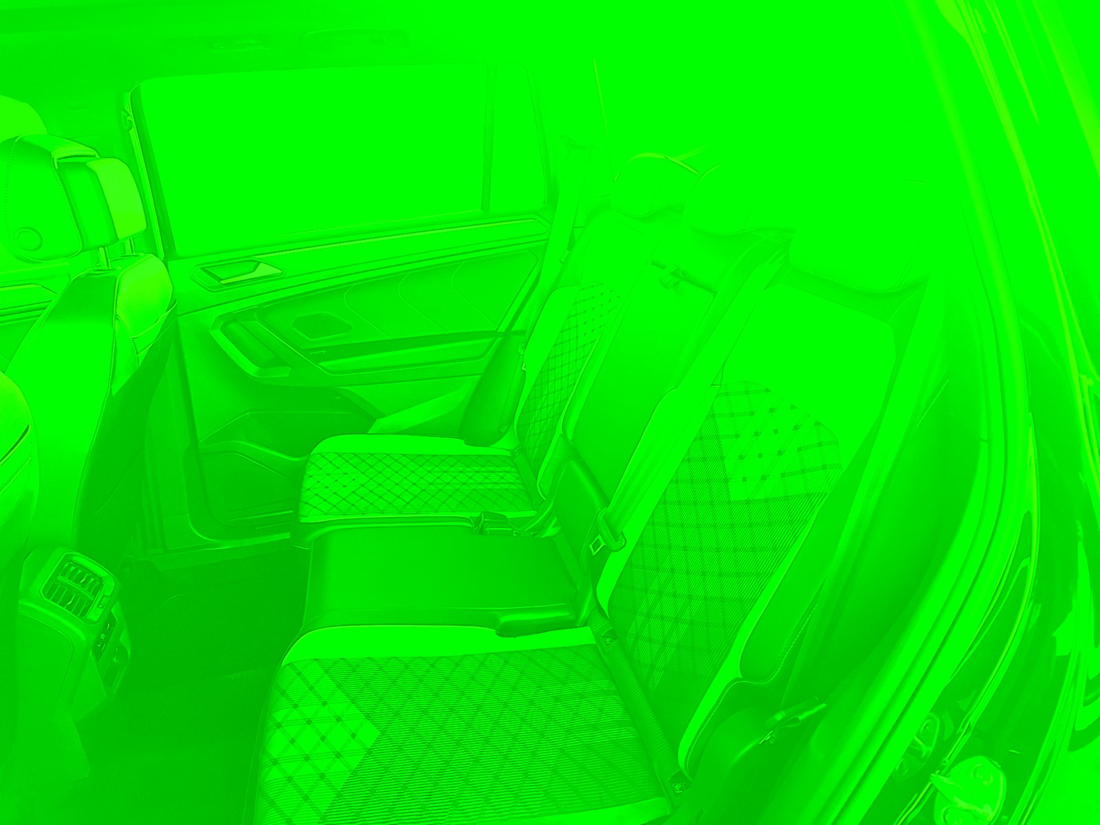 Fahrzeugabbildung Volkswagen Tiguan Allspace TDI R-Line DSG 4M Matrix AHK Navi AID Pano ACC Park-Assist SH 20