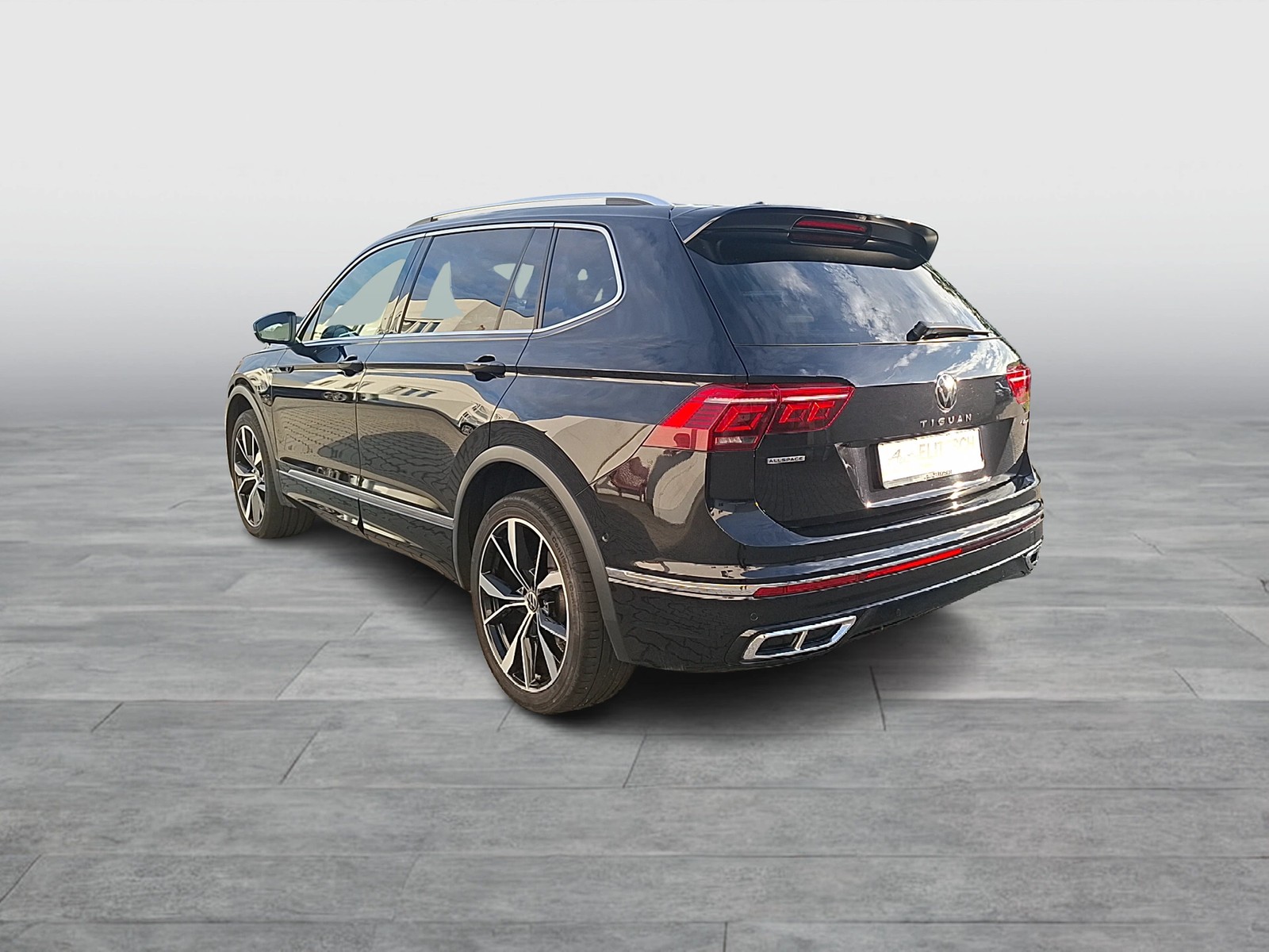 Fahrzeugabbildung Volkswagen Tiguan Allspace TDI R-Line DSG 4M Matrix AHK Navi AID Pano ACC Park-Assist SH 20