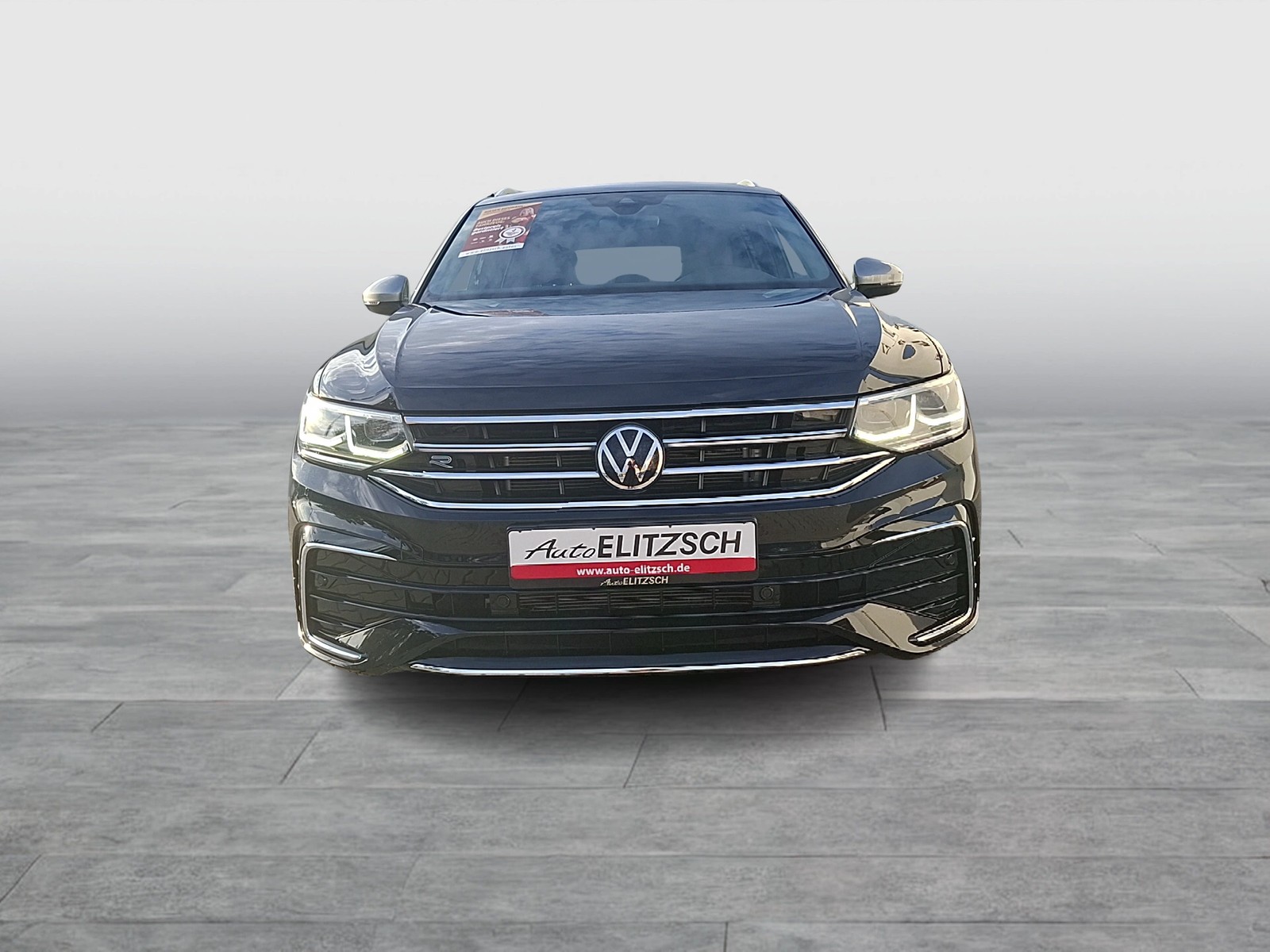 Fahrzeugabbildung Volkswagen Tiguan Allspace TDI R-Line DSG 4M Matrix AHK Navi AID Pano ACC Park-Assist SH 20