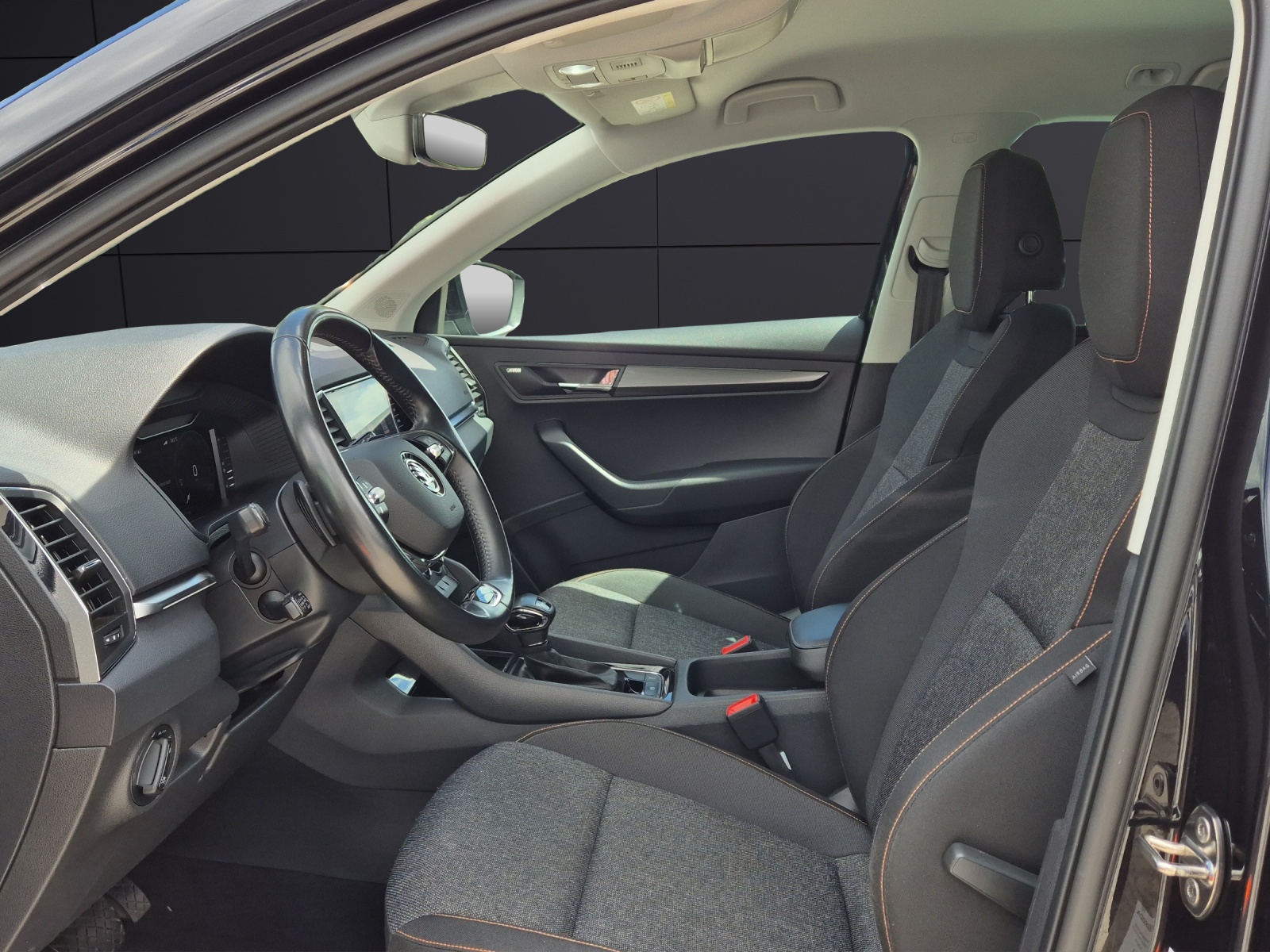 Fahrzeugabbildung SKODA Karoq TSI Clever DSG LED AHK Navi VC ACC RFK SH 18