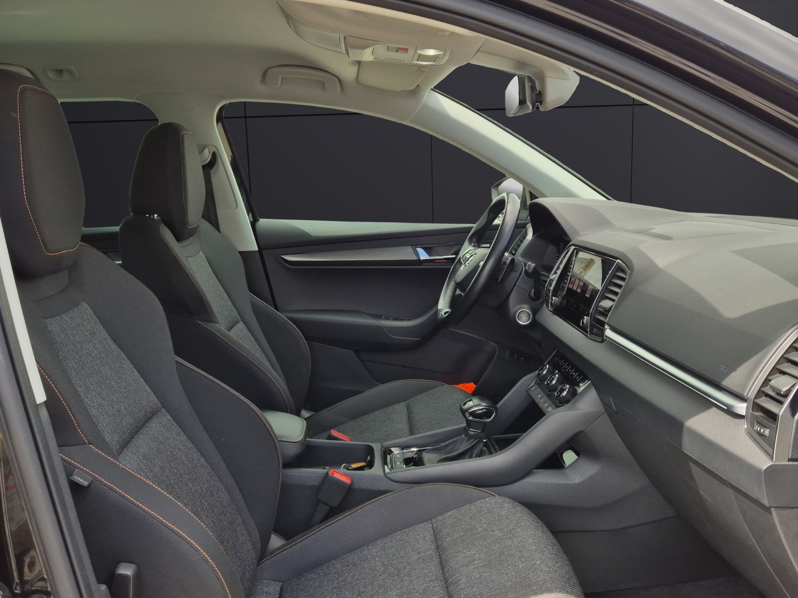 Fahrzeugabbildung SKODA Karoq TSI Clever DSG LED AHK Navi VC ACC RFK SH 18