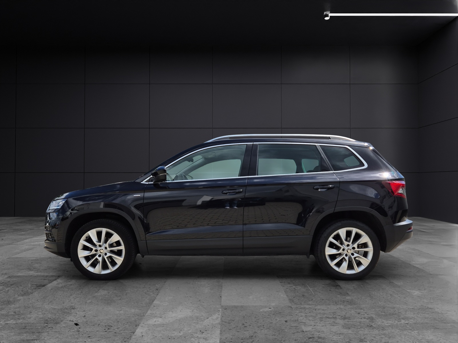 Fahrzeugabbildung SKODA Karoq TSI Clever DSG LED AHK Navi VC ACC RFK SH 18