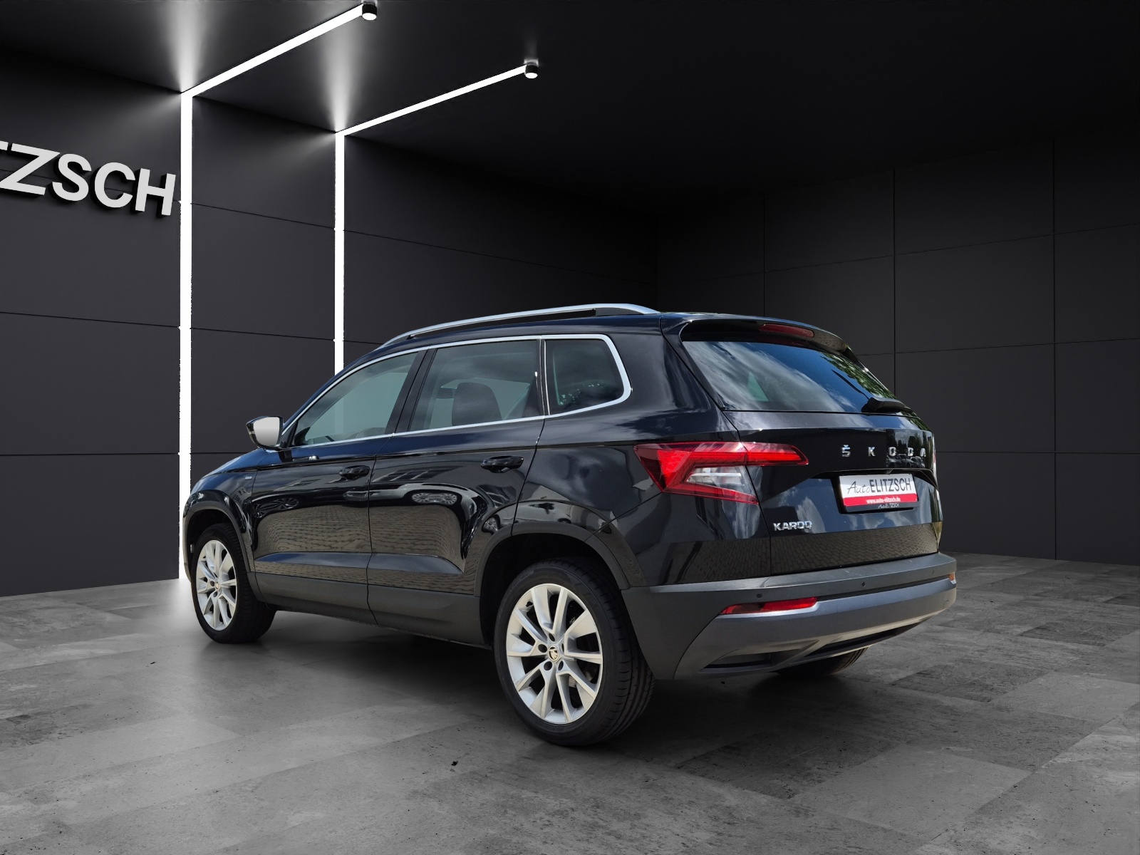 Fahrzeugabbildung SKODA Karoq TSI Clever DSG LED AHK Navi VC ACC RFK SH 18