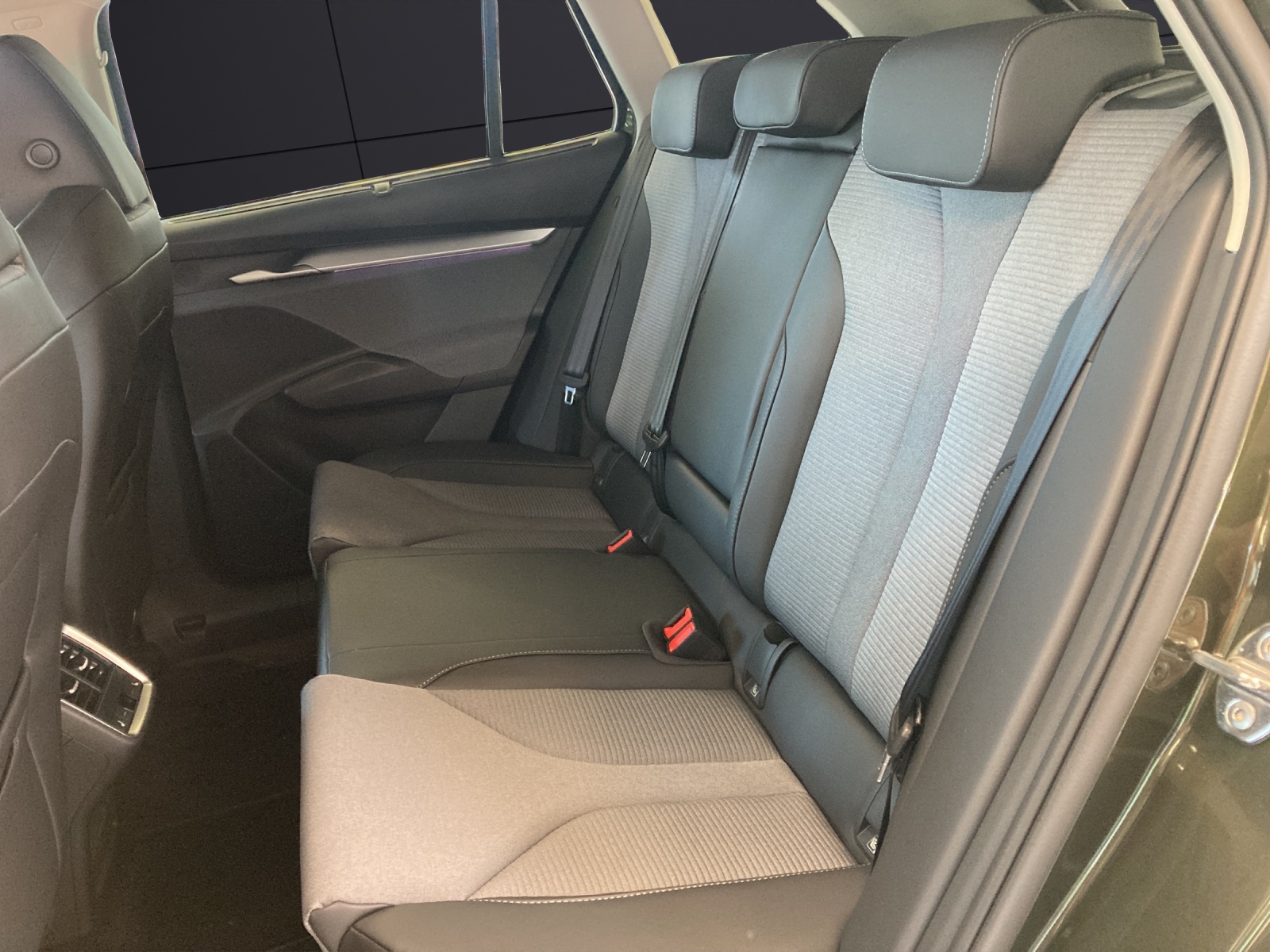 Fahrzeugabbildung SKODA Enyaq 60 Loft