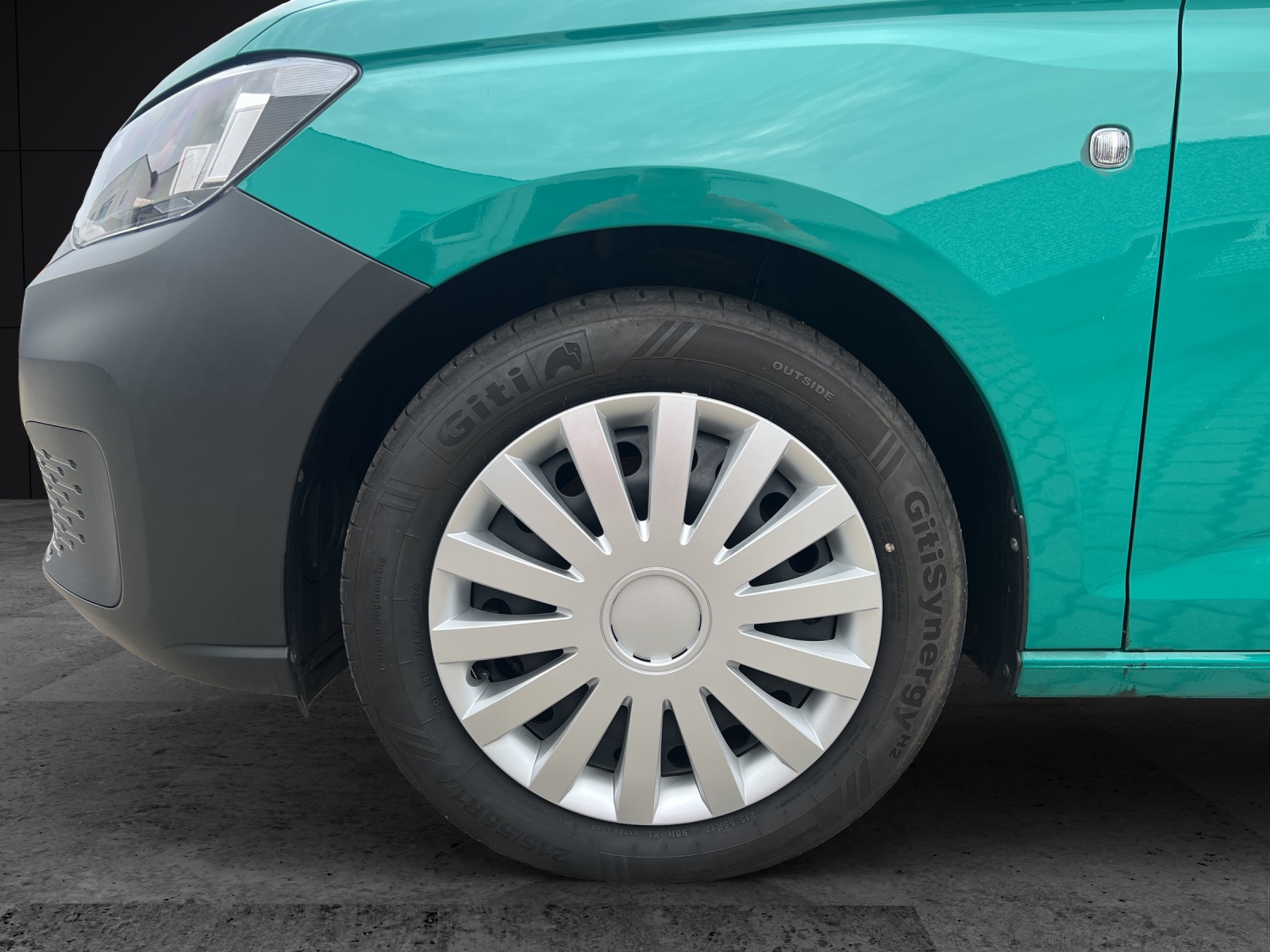Fahrzeugabbildung Volkswagen Caddy Kombi TDI Maxi Basis 7-Si AHK GRA PDC
