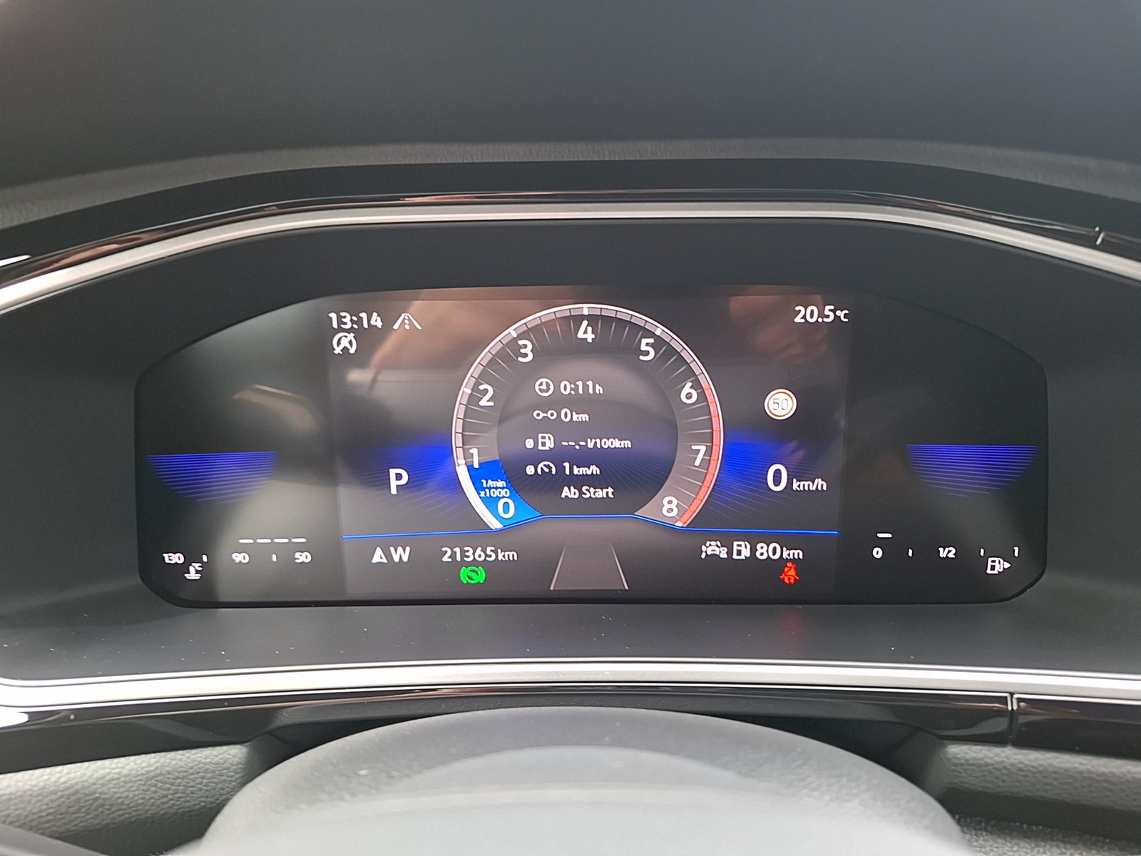 Fahrzeugabbildung Volkswagen T-Roc TSI R-Line DSG Matrix Navi AID ACC Park-Assist SH