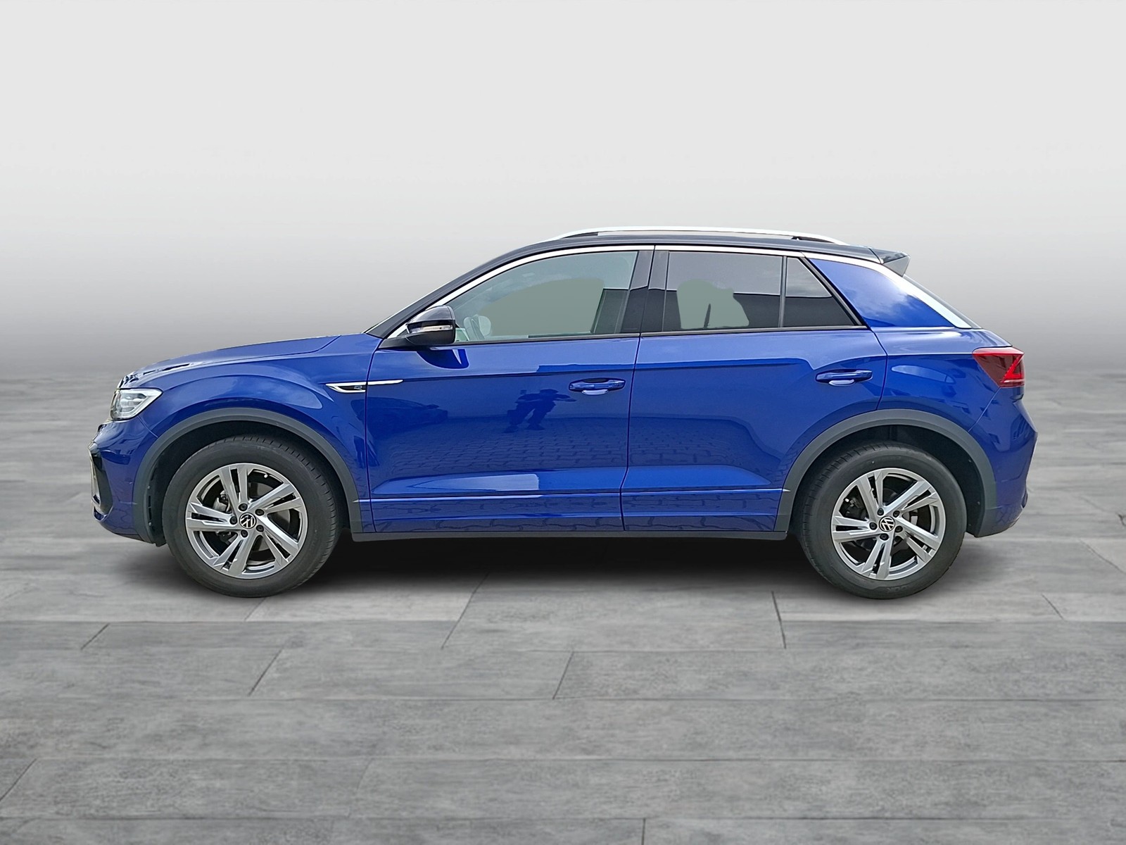 Fahrzeugabbildung Volkswagen T-Roc TSI R-Line DSG Matrix Navi AID ACC Park-Assist SH