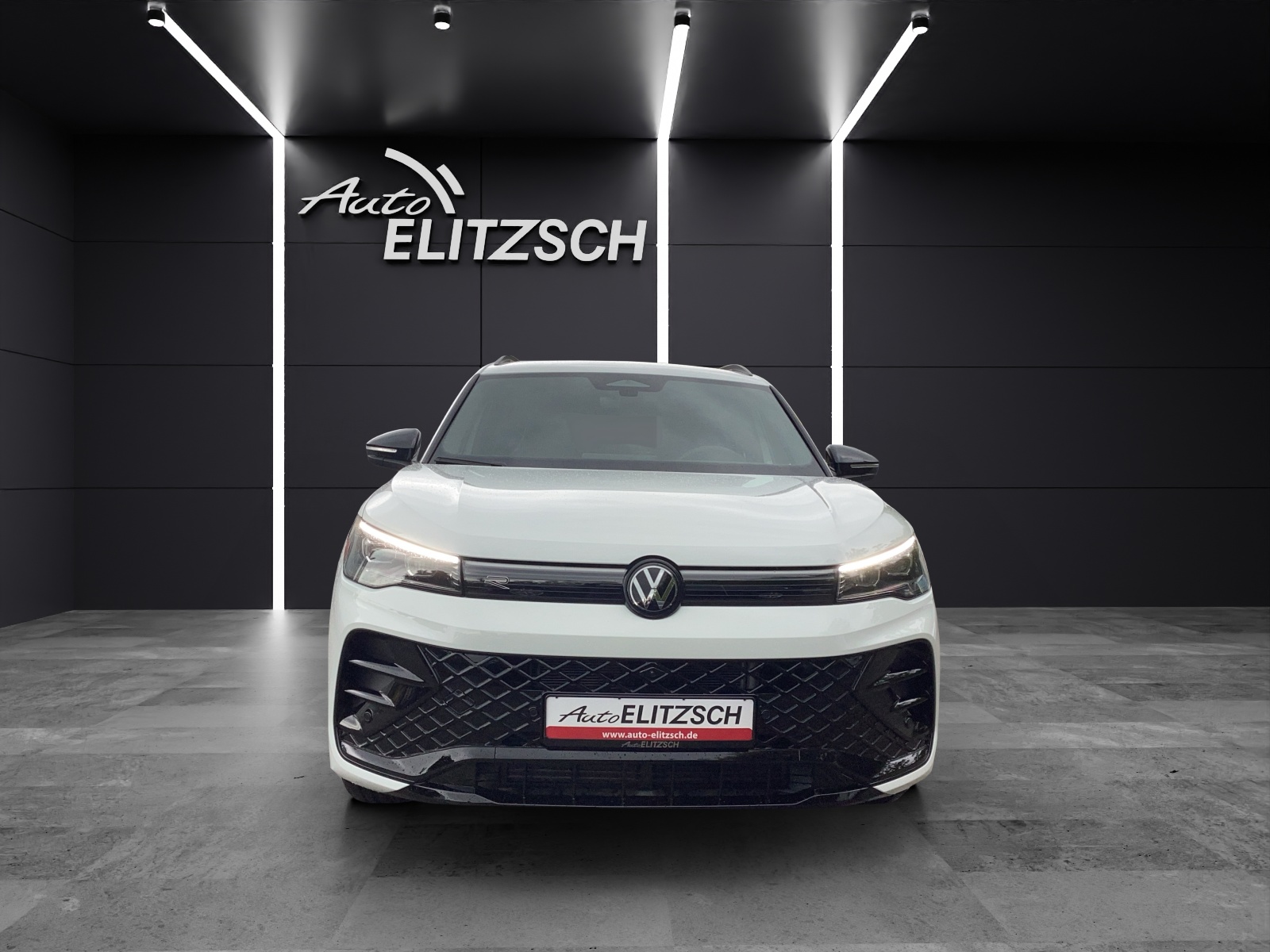 Fahrzeugabbildung Volkswagen Tiguan R-Line TDI AHZV LED+ KESSY AreaView