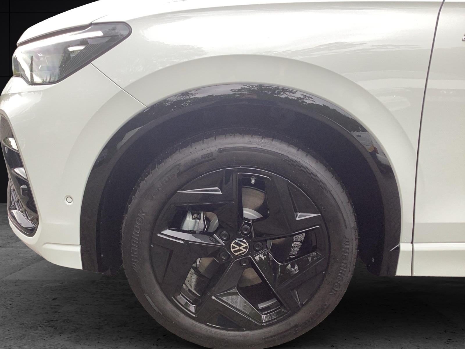 Fahrzeugabbildung Volkswagen Tiguan R-Line TDI AHZV LED+ KESSY AreaView