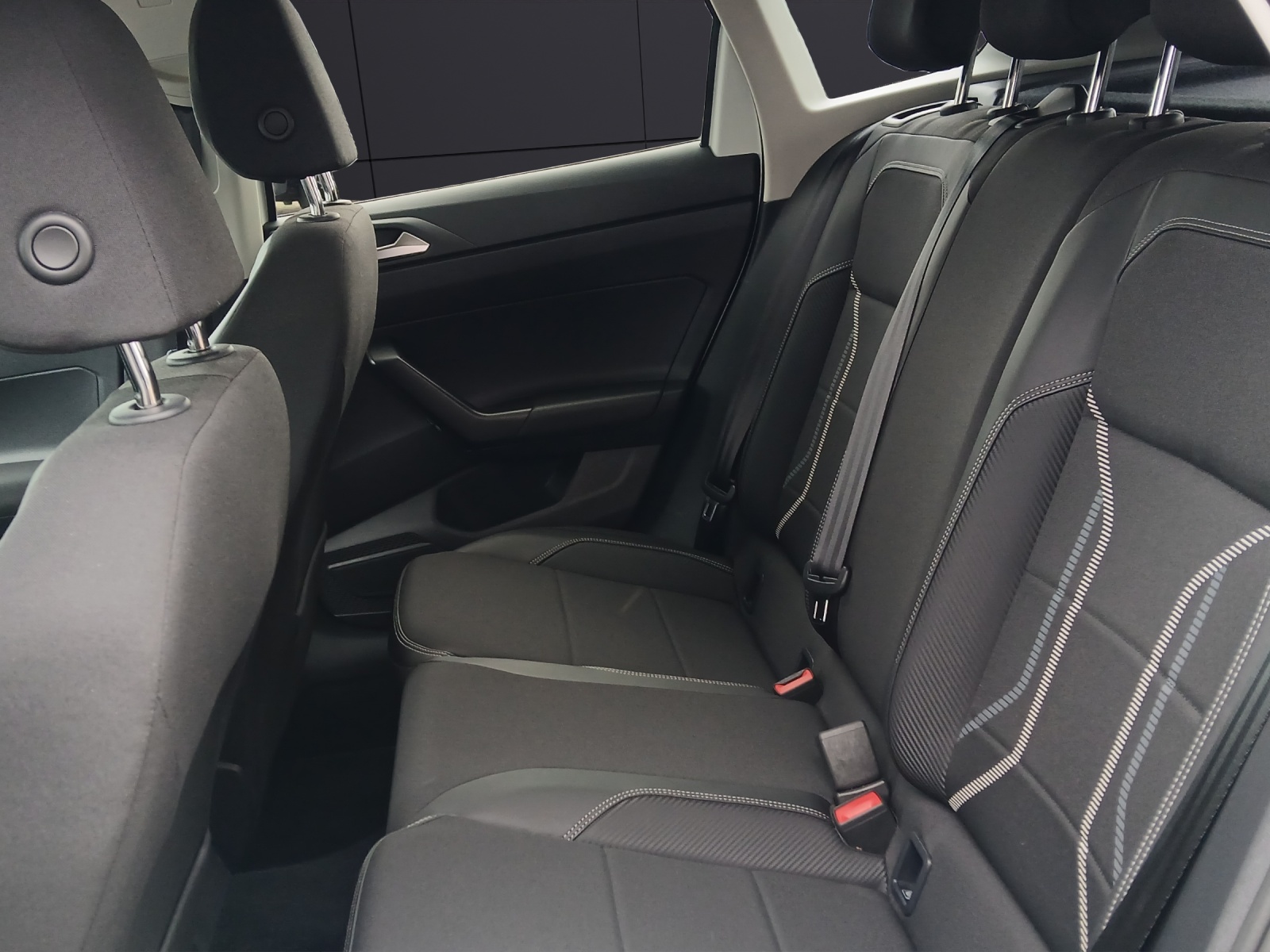 Fahrzeugabbildung Volkswagen Taigo TSI Style DSG Matrix Navi ACC AID SHZ Park-Assist 17