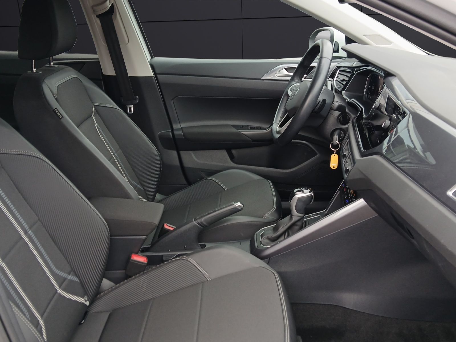 Fahrzeugabbildung Volkswagen Taigo TSI Style DSG Matrix Navi ACC AID SHZ Park-Assist 17