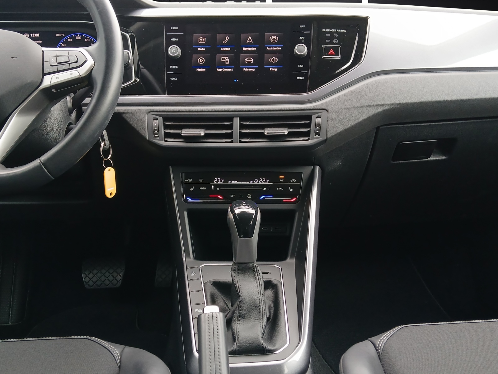 Fahrzeugabbildung Volkswagen Taigo TSI Style DSG Matrix Navi ACC AID SHZ Park-Assist 17