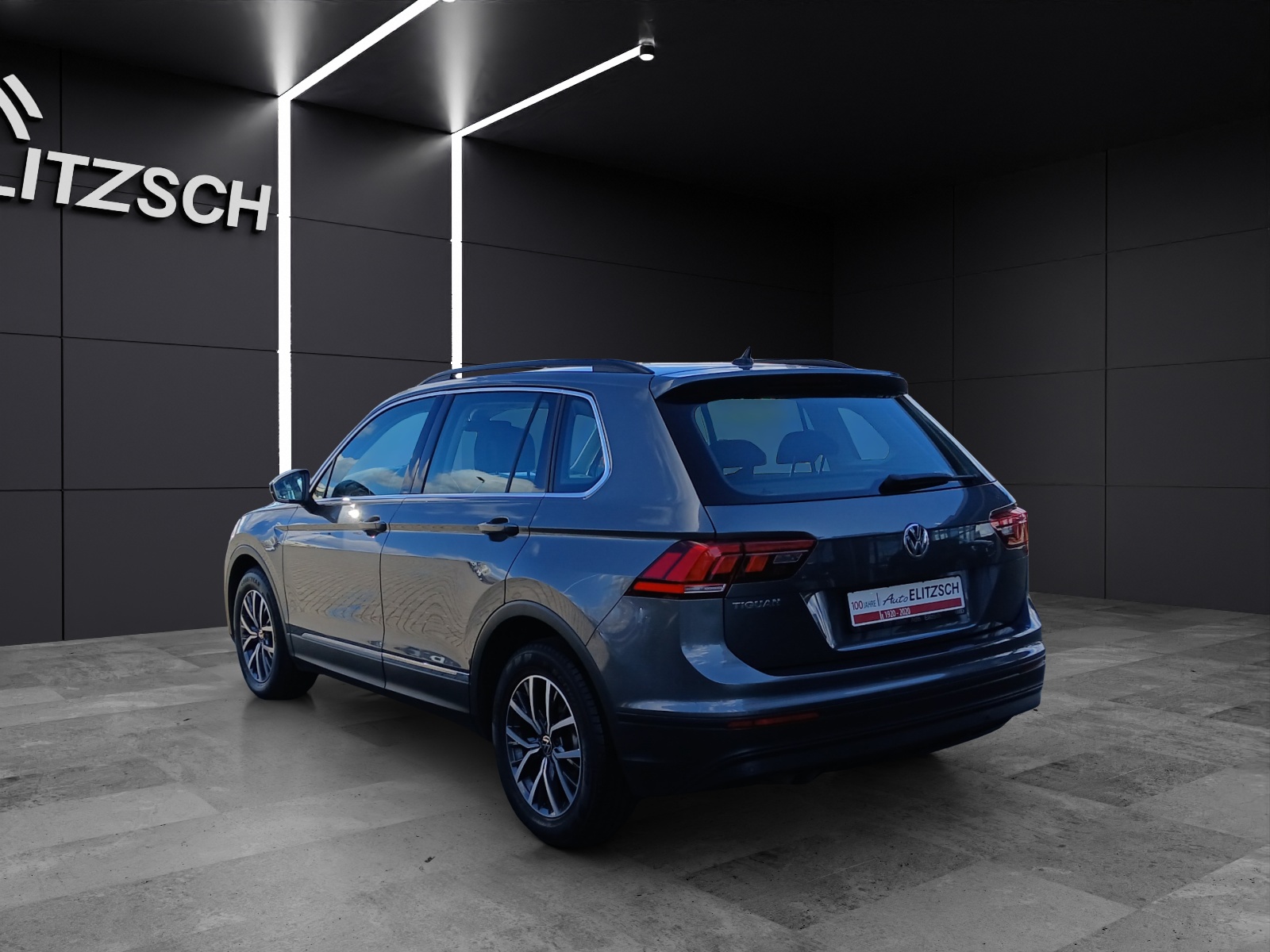 Fahrzeugabbildung Volkswagen Tiguan TDI Comfortline LED AHK Navi HUD ACC PDC SH LM