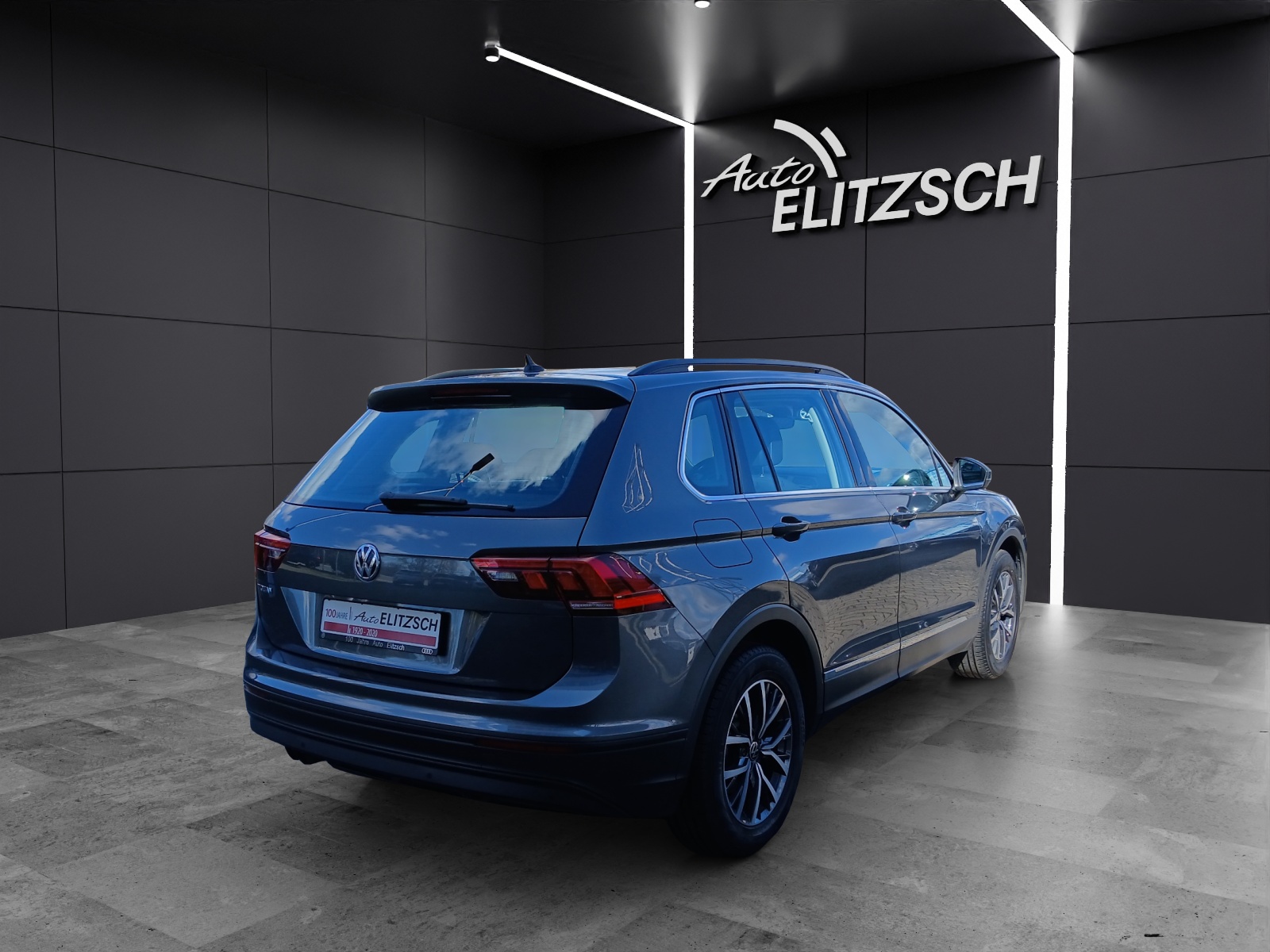 Fahrzeugabbildung Volkswagen Tiguan TDI Comfortline LED AHK Navi HUD ACC PDC SH LM