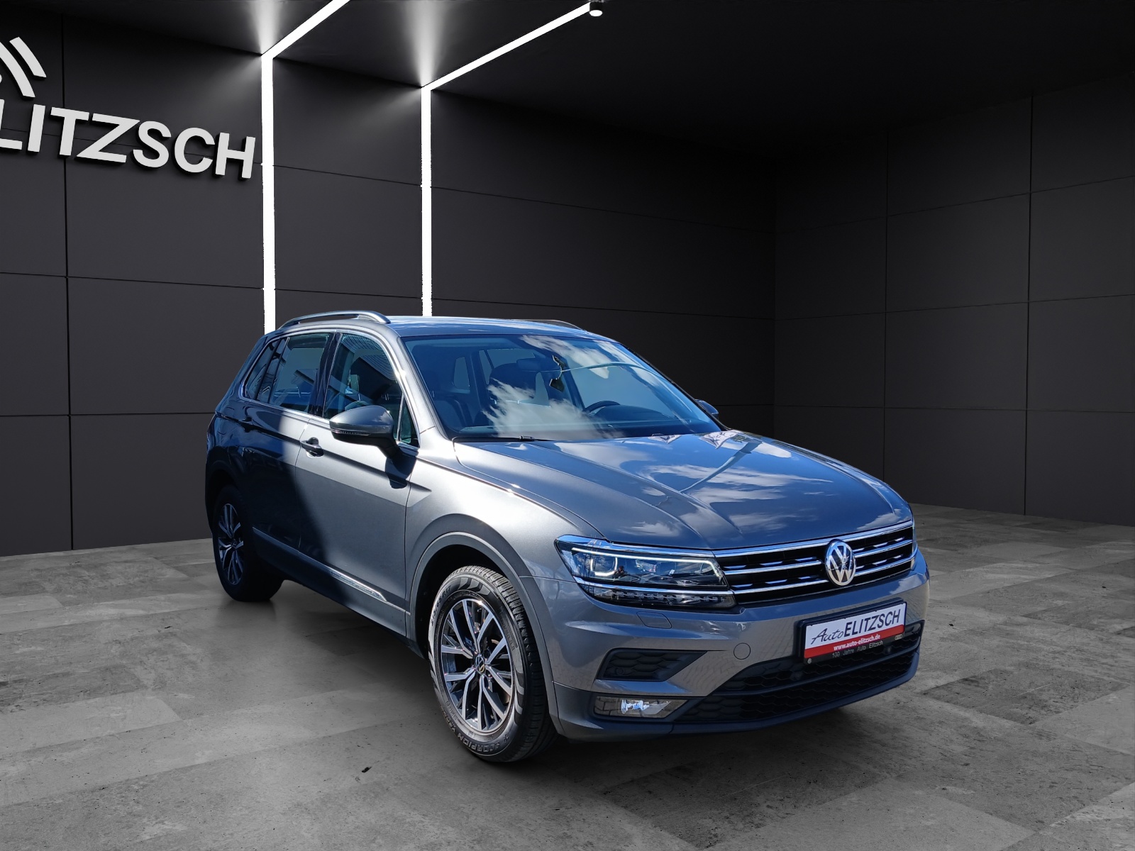 Fahrzeugabbildung Volkswagen Tiguan TDI Comfortline LED AHK Navi HUD ACC PDC SH LM