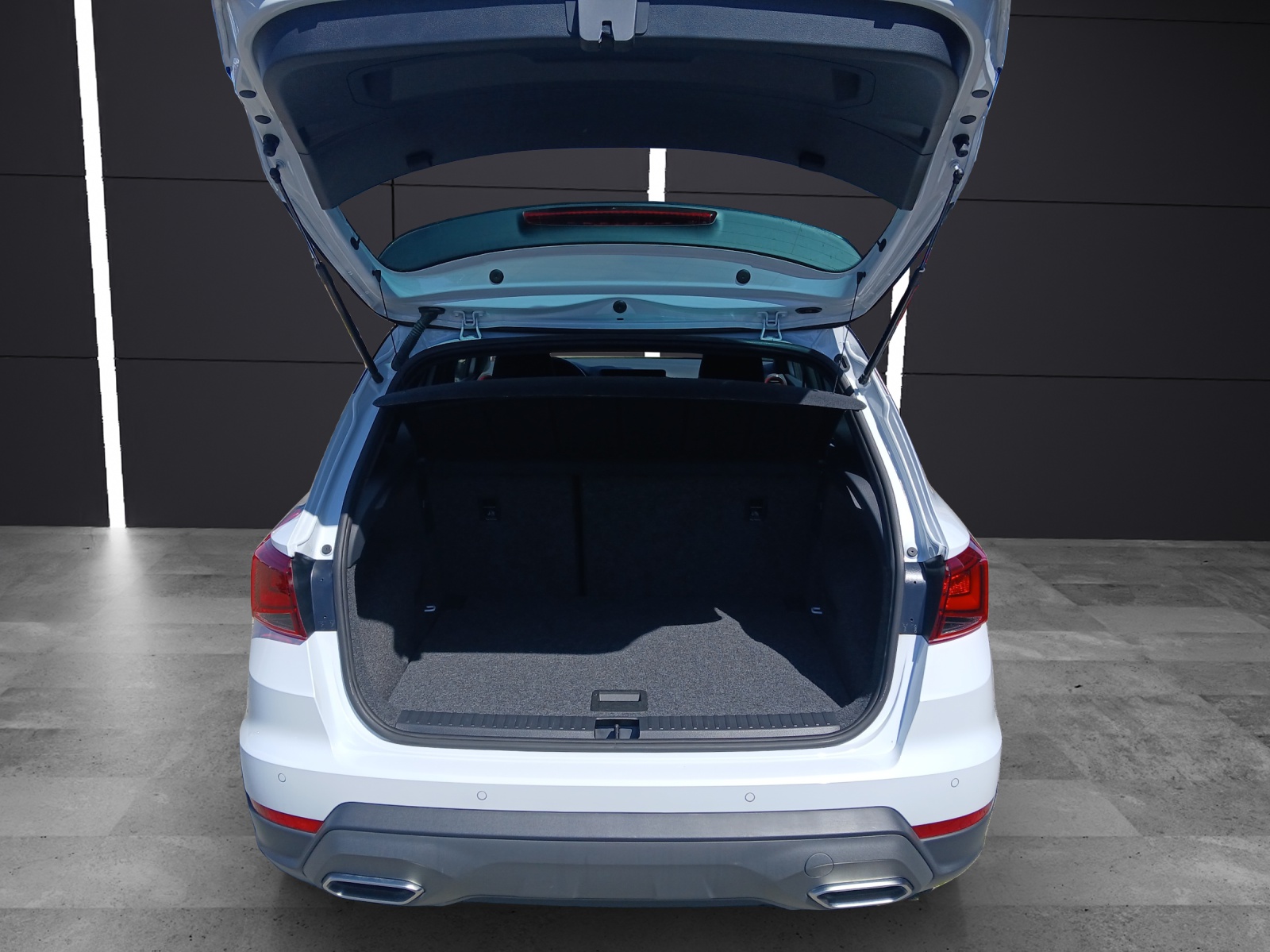 Fahrzeugabbildung SEAT Arona TSI FR-Line LED AID GRA PDC SHZ APP