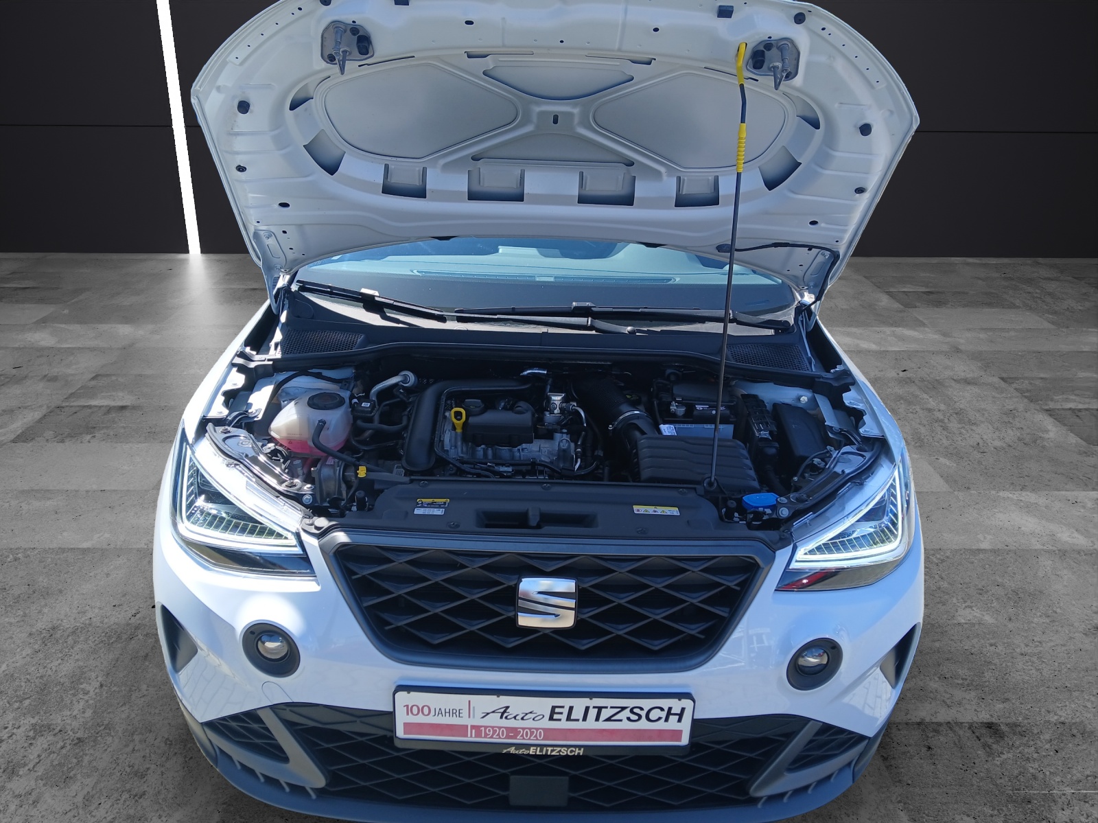 Fahrzeugabbildung SEAT Arona TSI FR-Line LED AID GRA PDC SHZ APP