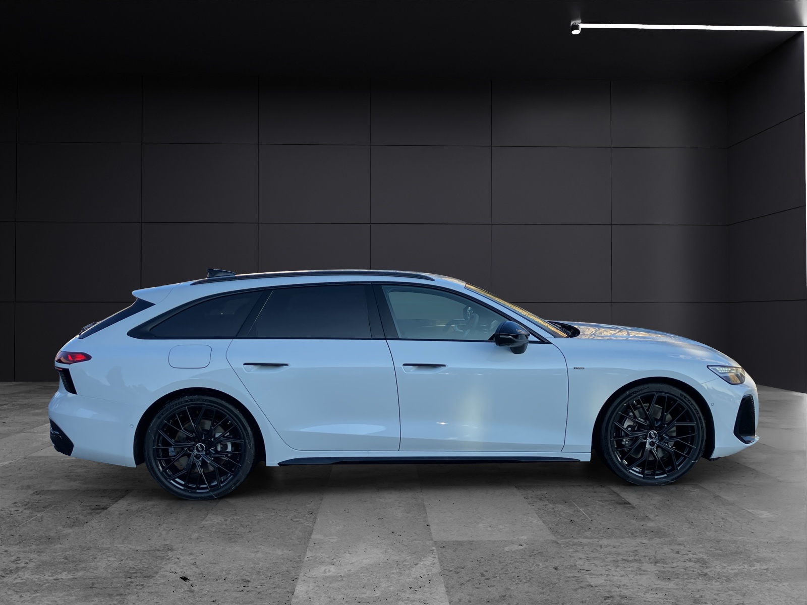 Fahrzeugabbildung Audi A6 Avant e-hybrid quattro edition one AHZV Matrix B&O HEAD UP