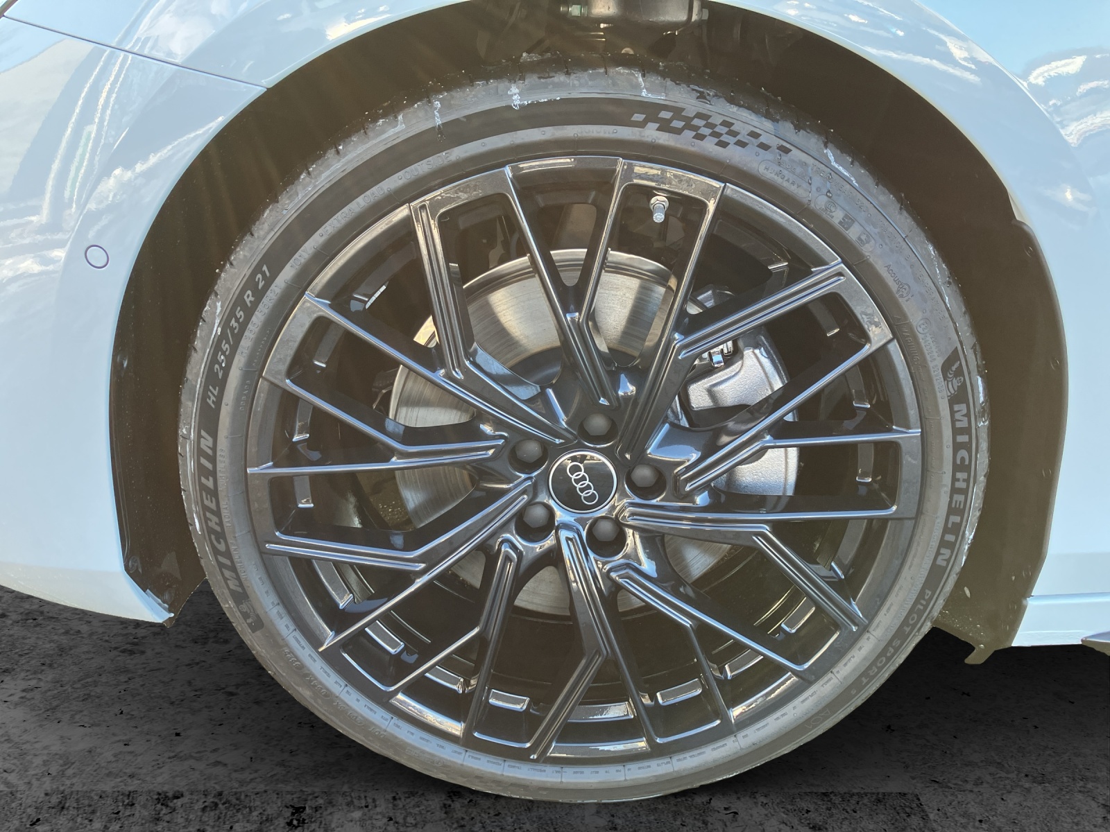 Fahrzeugabbildung Audi A6 Avant e-hybrid quattro edition one AHZV Matrix B&O HEAD UP