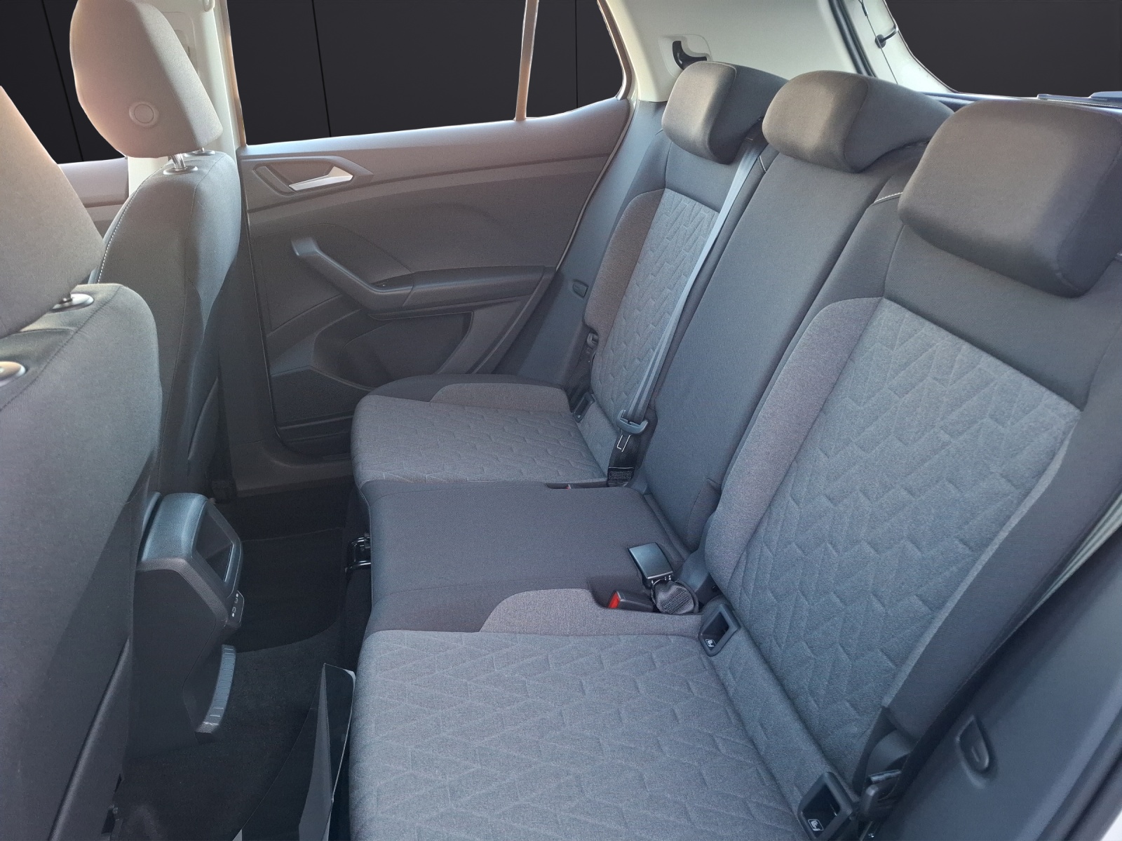 Fahrzeugabbildung Volkswagen T-Cross TSI Life DSG LED Navi AID ACC PDC SH LM