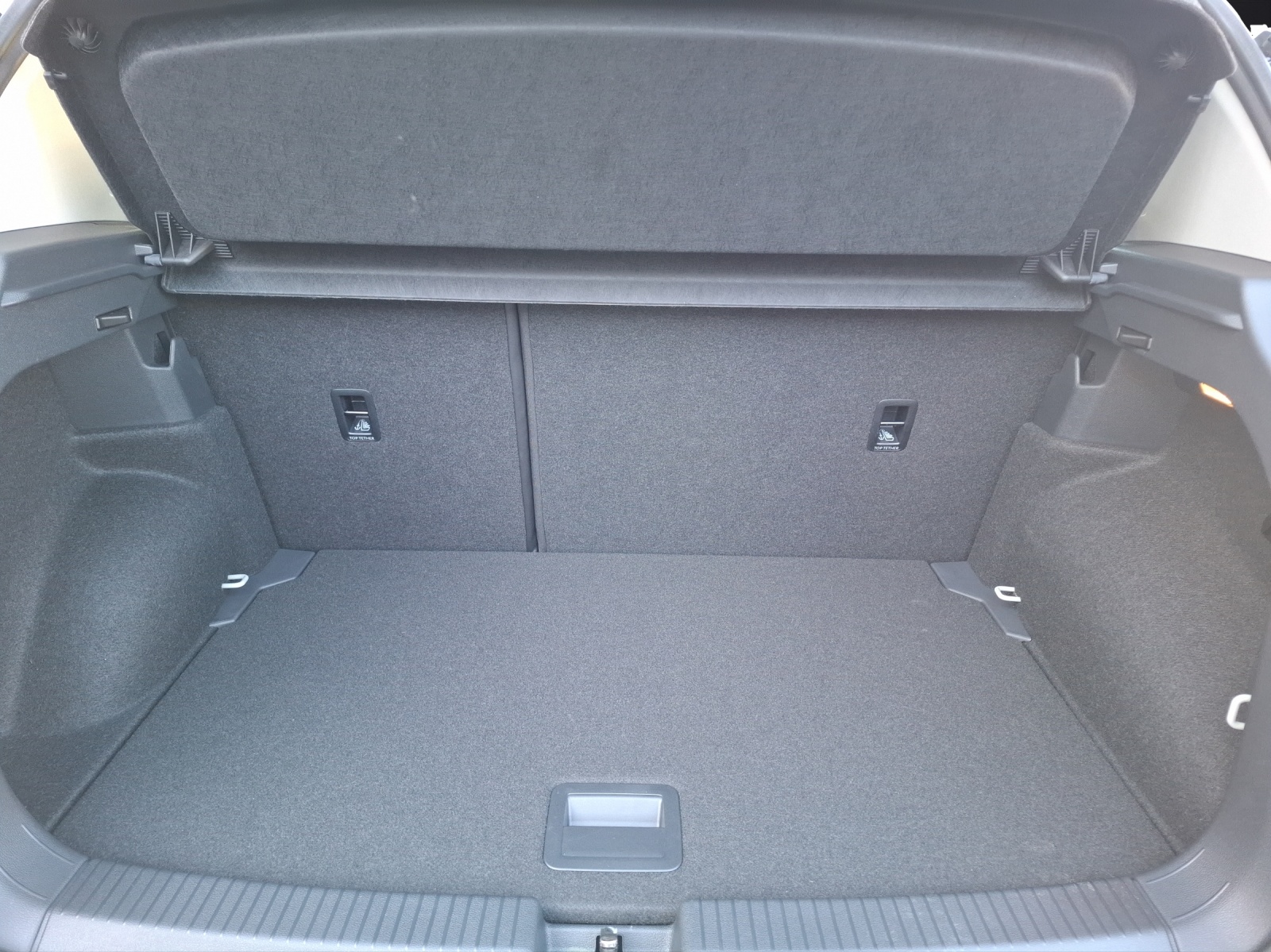 Fahrzeugabbildung Volkswagen T-Cross TSI Life DSG LED Navi AID ACC PDC SH LM