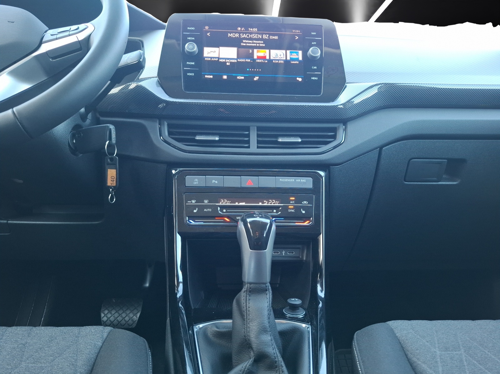 Fahrzeugabbildung Volkswagen T-Cross TSI Life DSG LED Navi AID ACC PDC SH LM