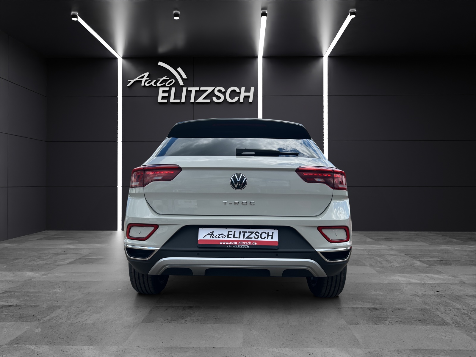 Fahrzeugabbildung Volkswagen T-Roc TSI Style DSG LEDplus CarPlay AID ACC RFK SH 18