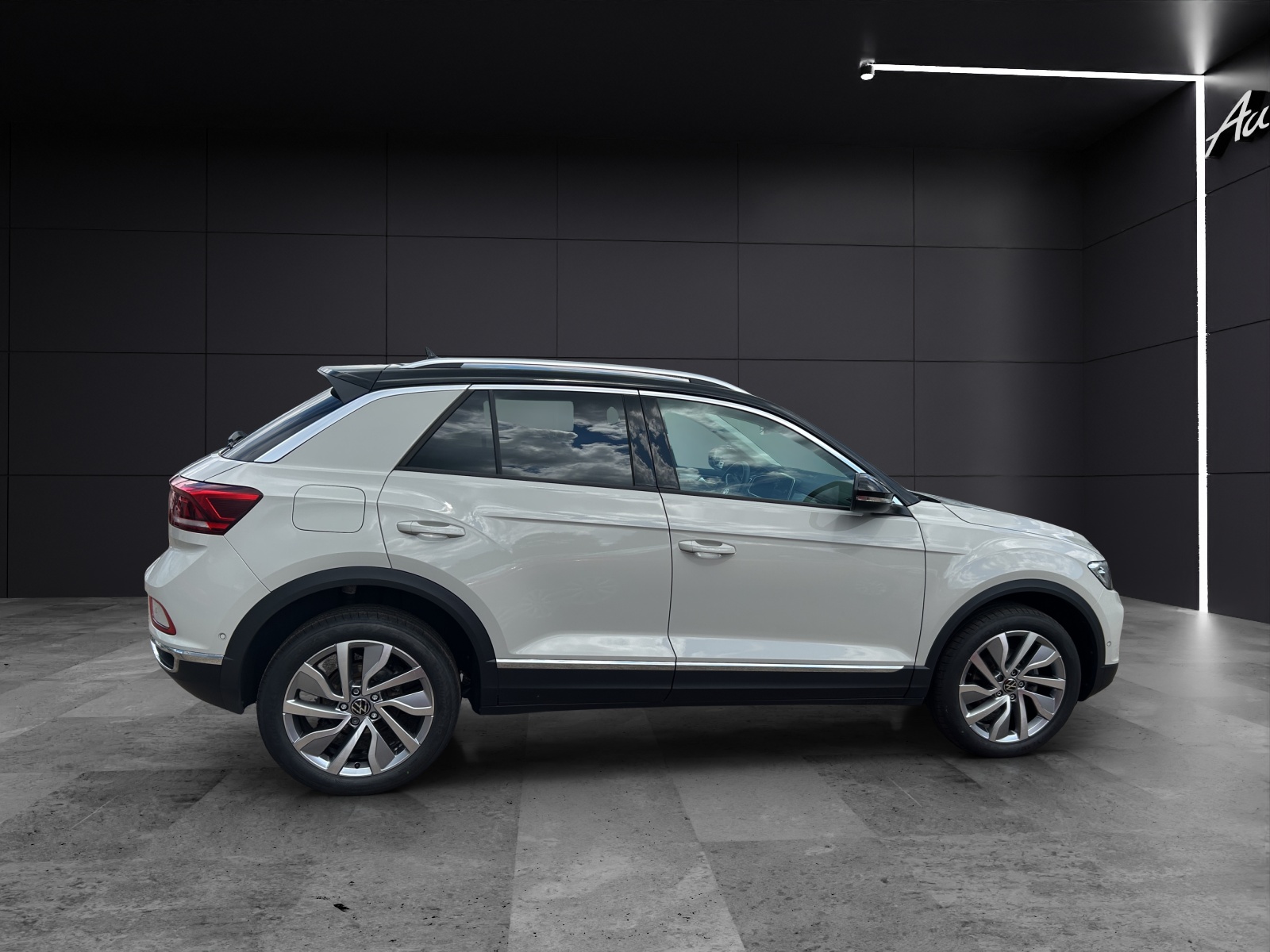 Fahrzeugabbildung Volkswagen T-Roc TSI Style DSG LEDplus CarPlay AID ACC RFK SH 18