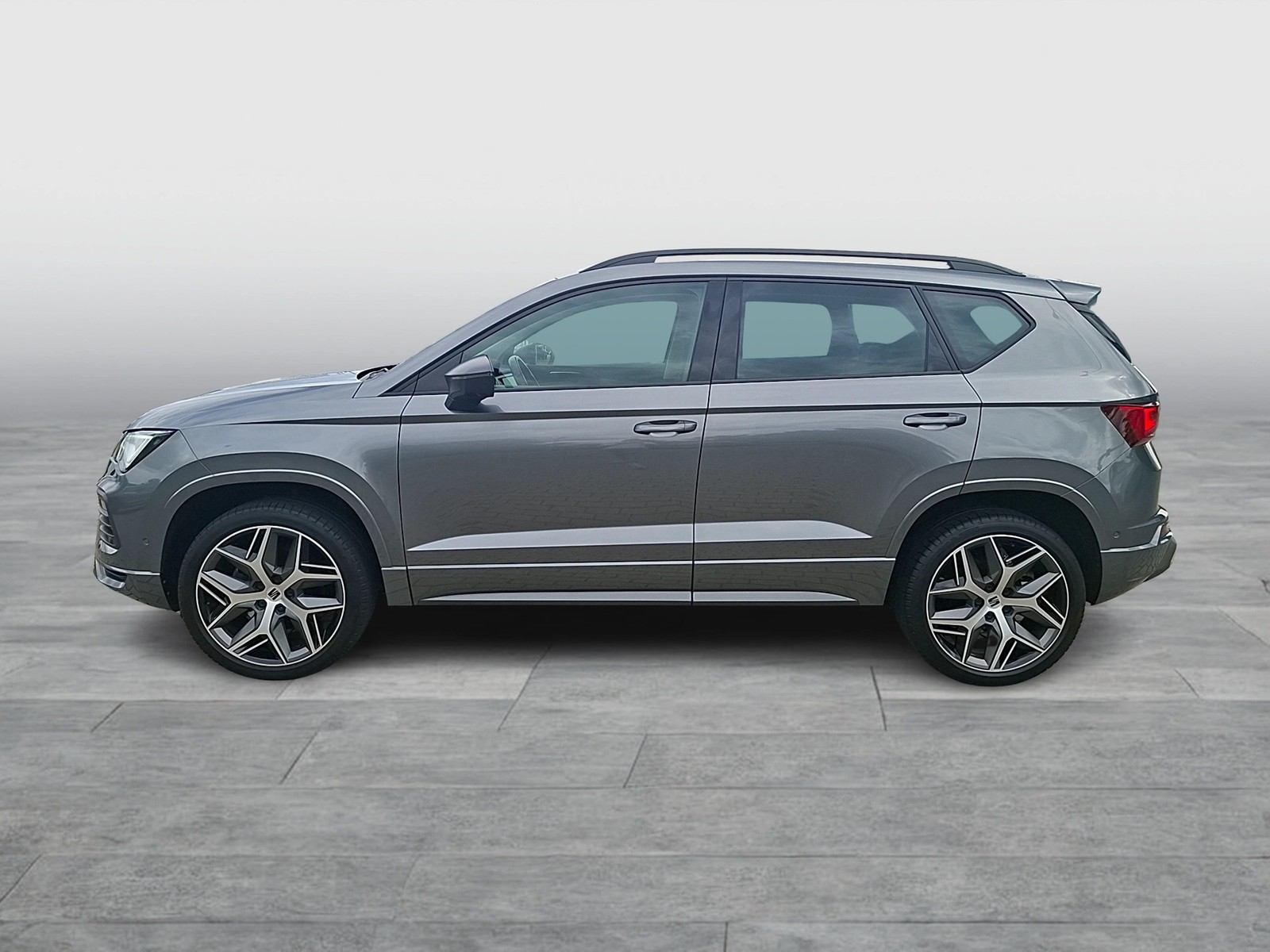 Fahrzeugabbildung SEAT Ateca TSI FR DSG LED AHK Navi AID beats ACC RFK SH 19