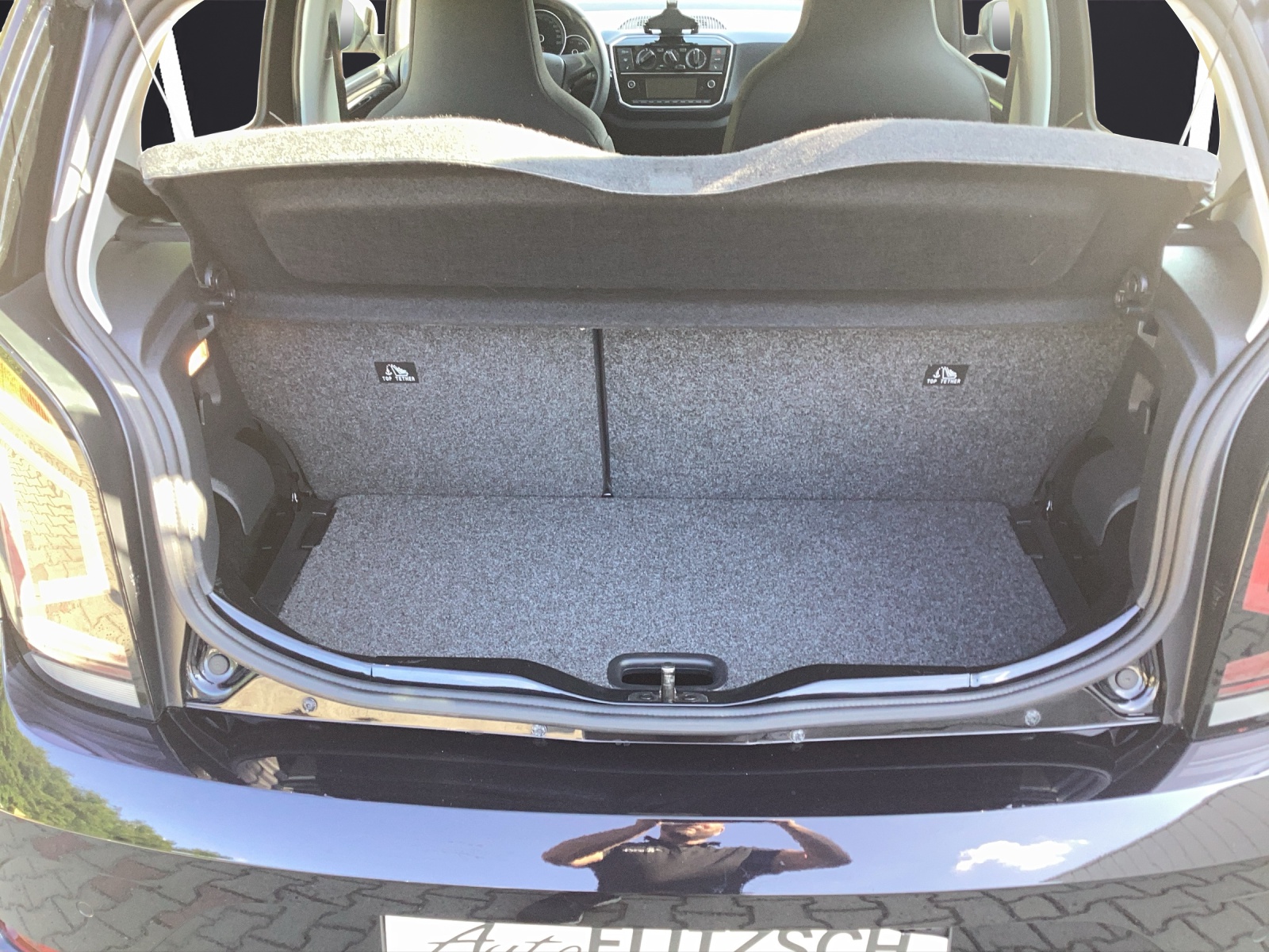 Fahrzeugabbildung Volkswagen up! CLIMATIC SHZ GRA PDC NSW