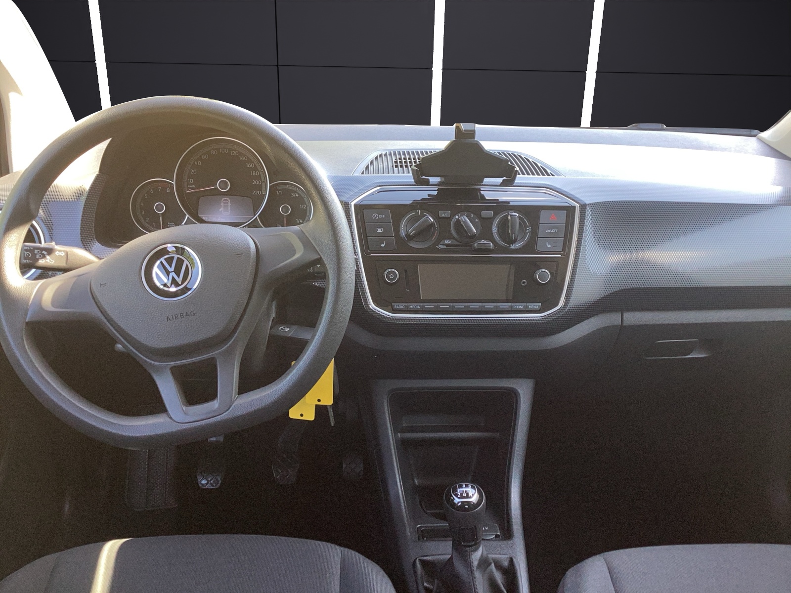 Fahrzeugabbildung Volkswagen up! CLIMATIC SHZ GRA PDC NSW