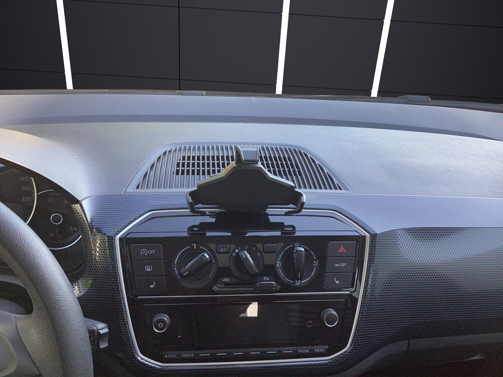 Fahrzeugabbildung Volkswagen up! CLIMATIC SHZ GRA PDC NSW
