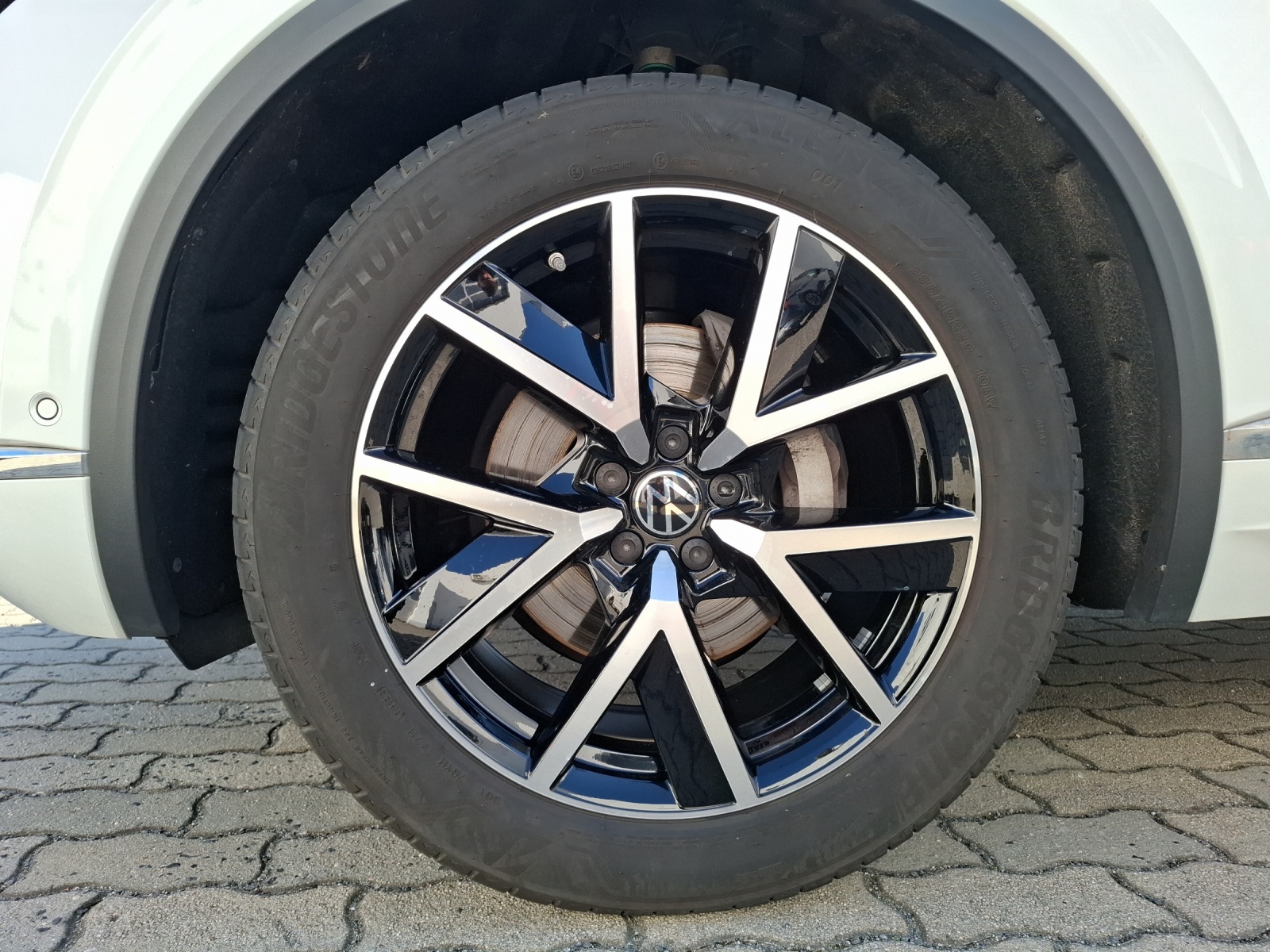 Fahrzeugabbildung Volkswagen Touareg TDI Elegance 4M Matrix AHK Navi ACC 360°Luft 20