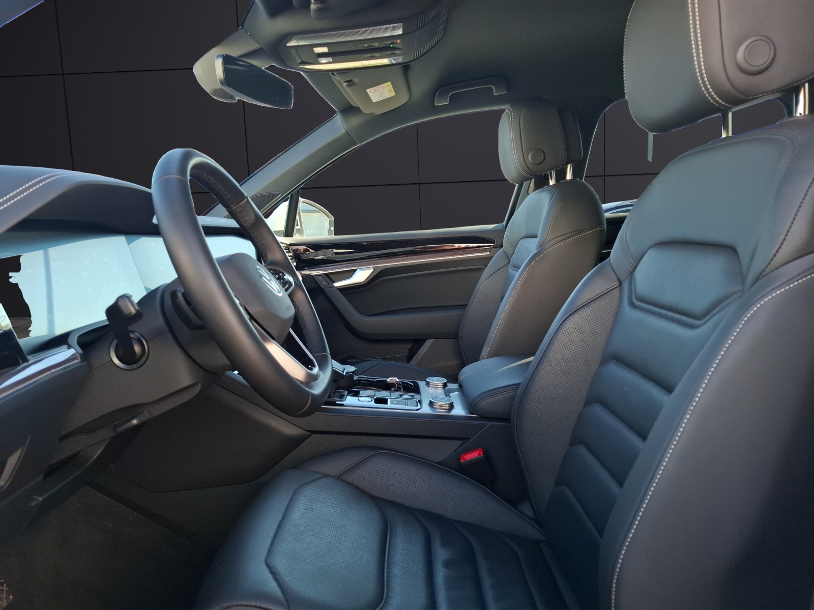 Fahrzeugabbildung Volkswagen Touareg TDI Elegance 4M Matrix AHK Navi ACC 360°Luft 20