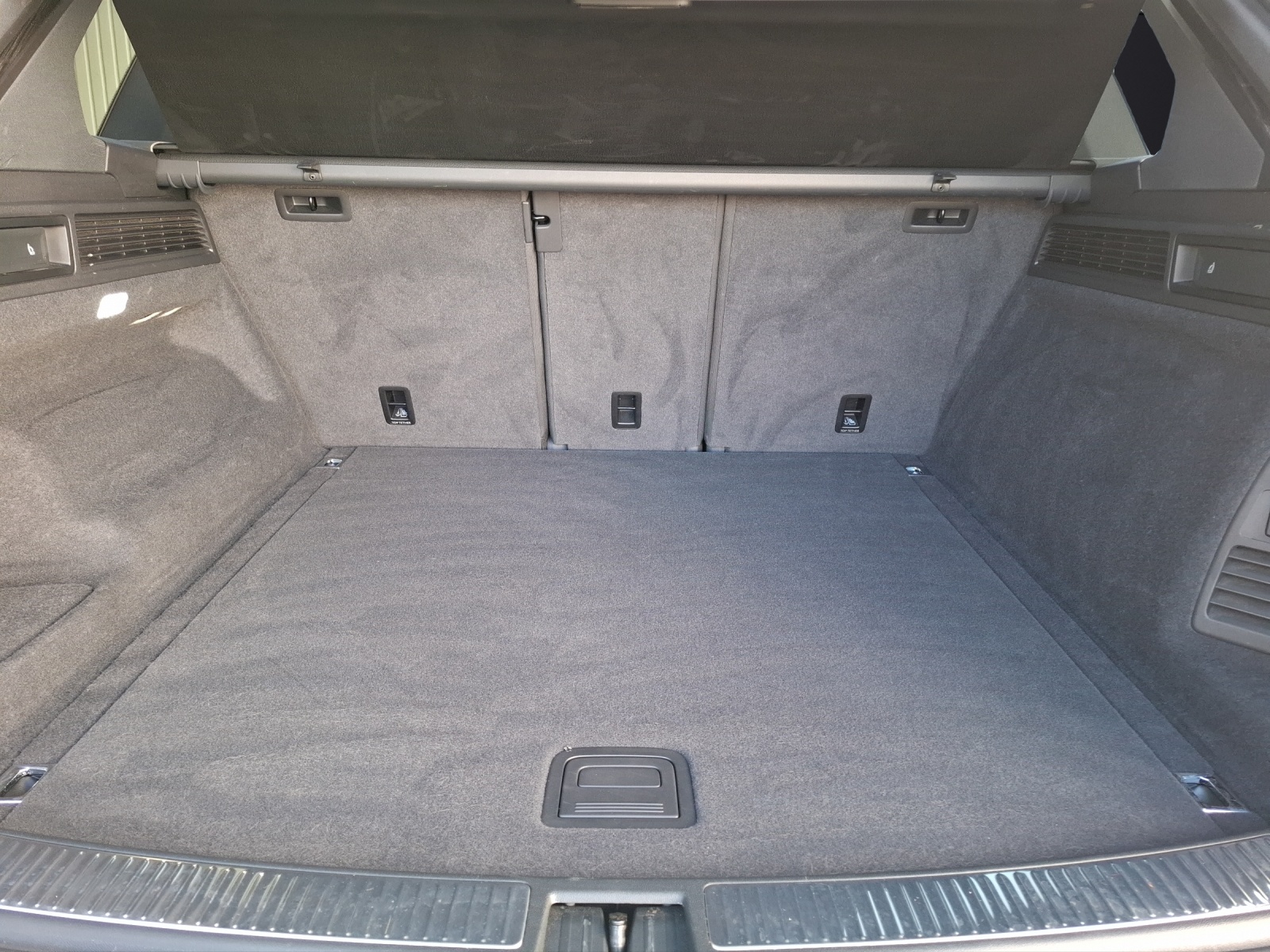 Fahrzeugabbildung Volkswagen Touareg TDI Elegance 4M Matrix AHK Navi ACC 360°Luft 20
