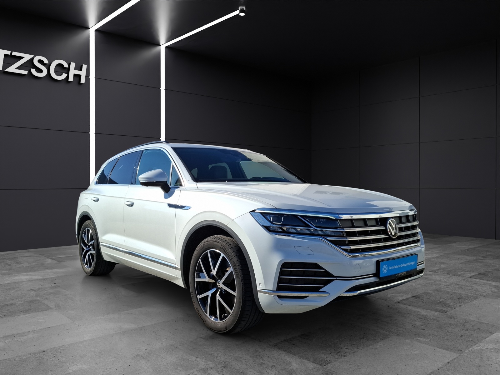Fahrzeugabbildung Volkswagen Touareg TDI Elegance 4M Matrix AHK Navi ACC 360°Luft 20