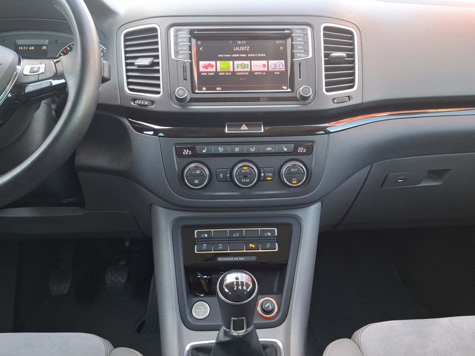 Fahrzeugabbildung Volkswagen Sharan TDI Highline Standhzg Xenon AHK Navi ACC RFK SHZ