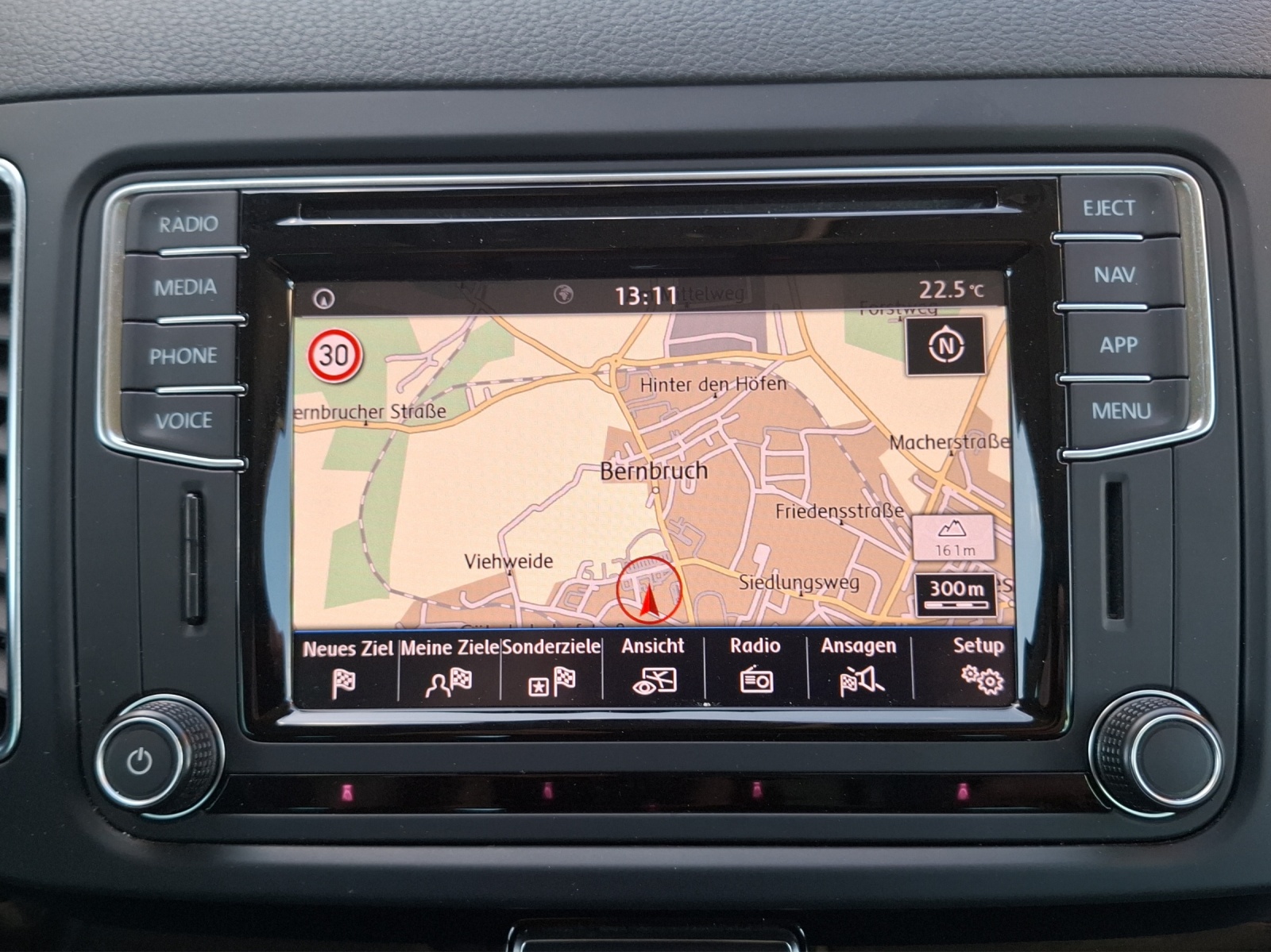 Fahrzeugabbildung Volkswagen Sharan TDI Highline Standhzg Xenon AHK Navi ACC RFK SHZ