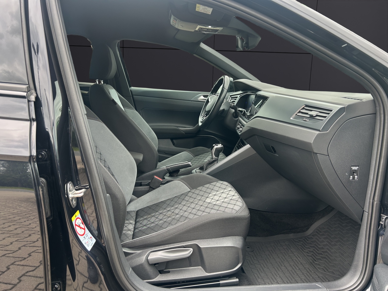 Fahrzeugabbildung Volkswagen Taigo R-Line DSG MATRIX NAVI RKF