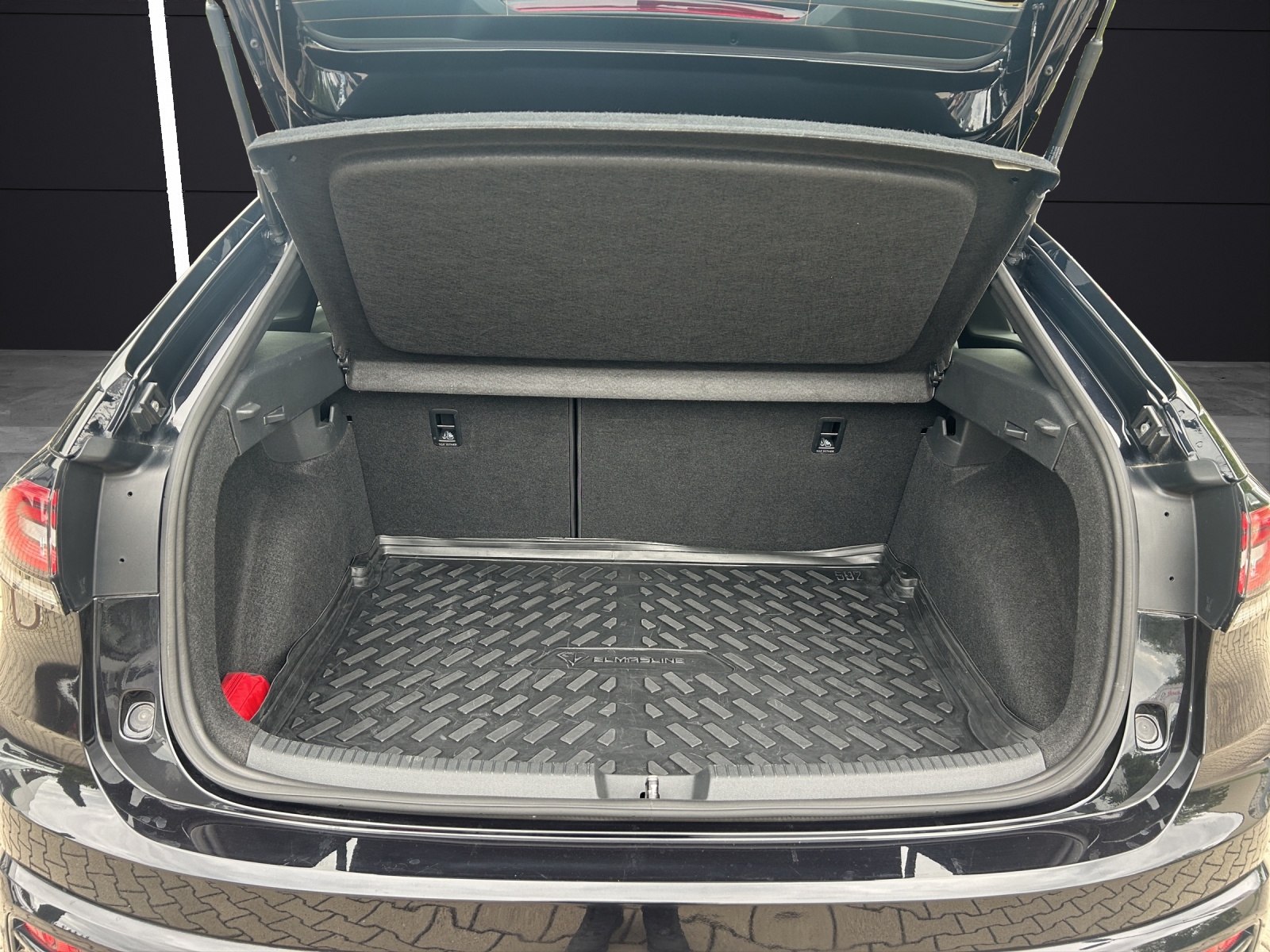 Fahrzeugabbildung Volkswagen Taigo R-Line DSG MATRIX NAVI RKF