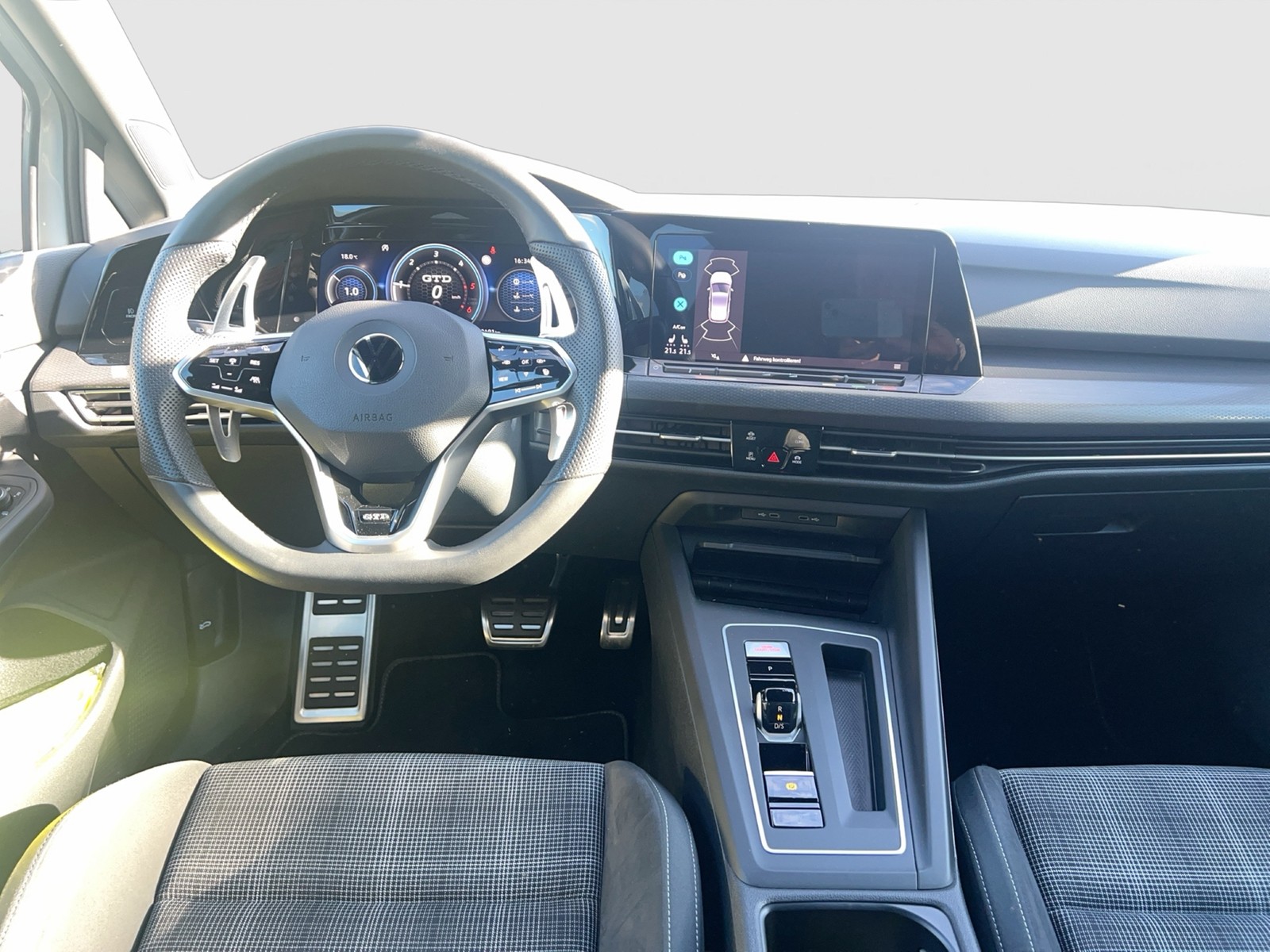 Fahrzeugabbildung Volkswagen Golf VIII GTD MATRIX ACC NAVI STH RFK