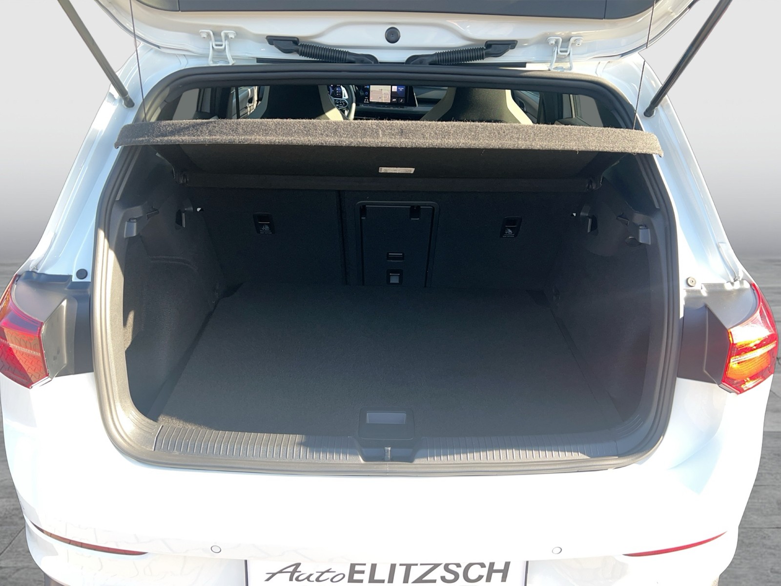 Fahrzeugabbildung Volkswagen Golf VIII GTD MATRIX ACC NAVI STH RFK