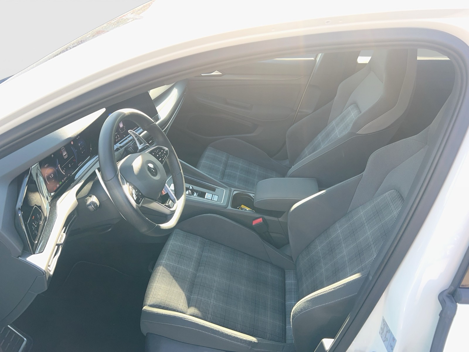Fahrzeugabbildung Volkswagen Golf VIII GTD MATRIX ACC NAVI STH RFK